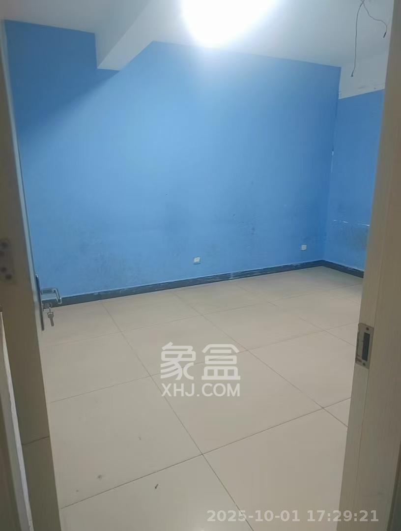 丽发新城 3室2厅2卫 1800.0元/月 丽发新城 3室2厅2卫 1800.0元/月室内图