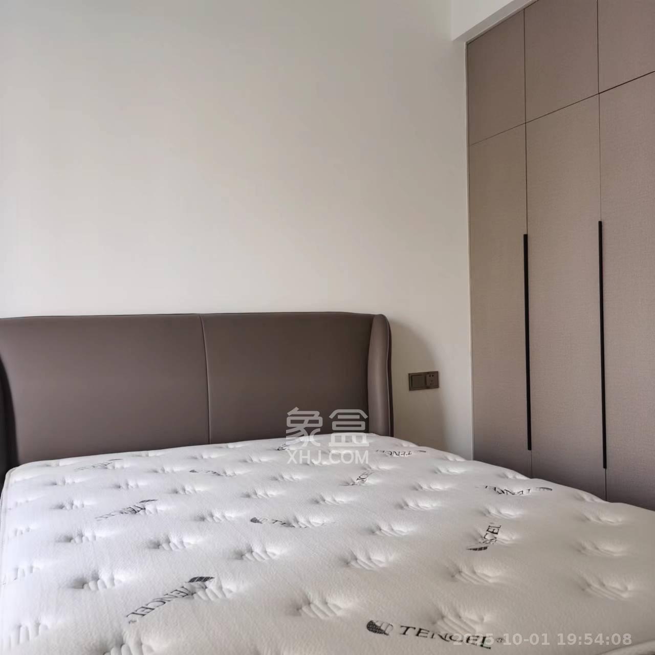 剑桥名门  3室2厅2卫   3600.00元/月室内图