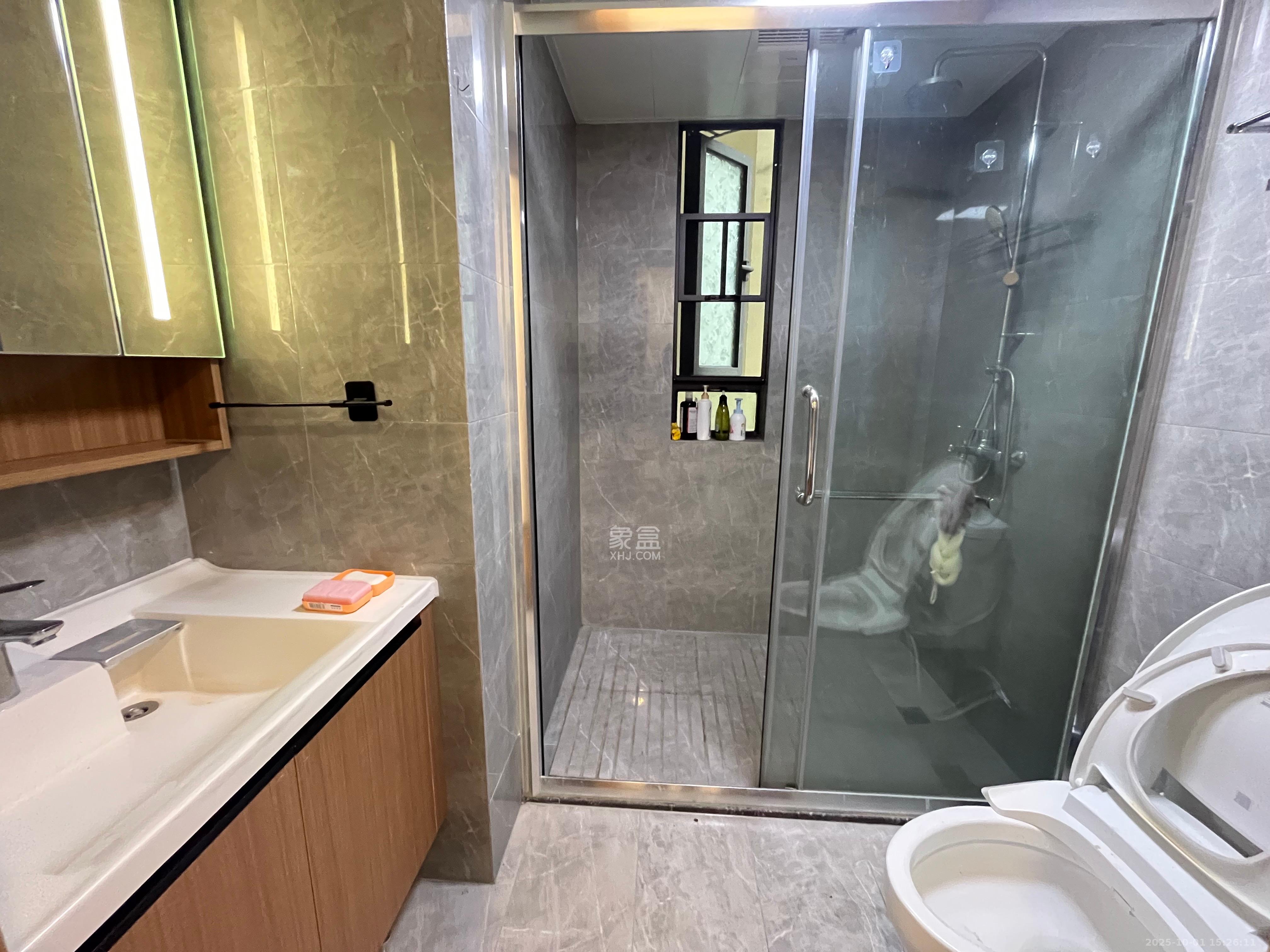 卓越江岸  4室2厅1卫    4500.0元/月室内图