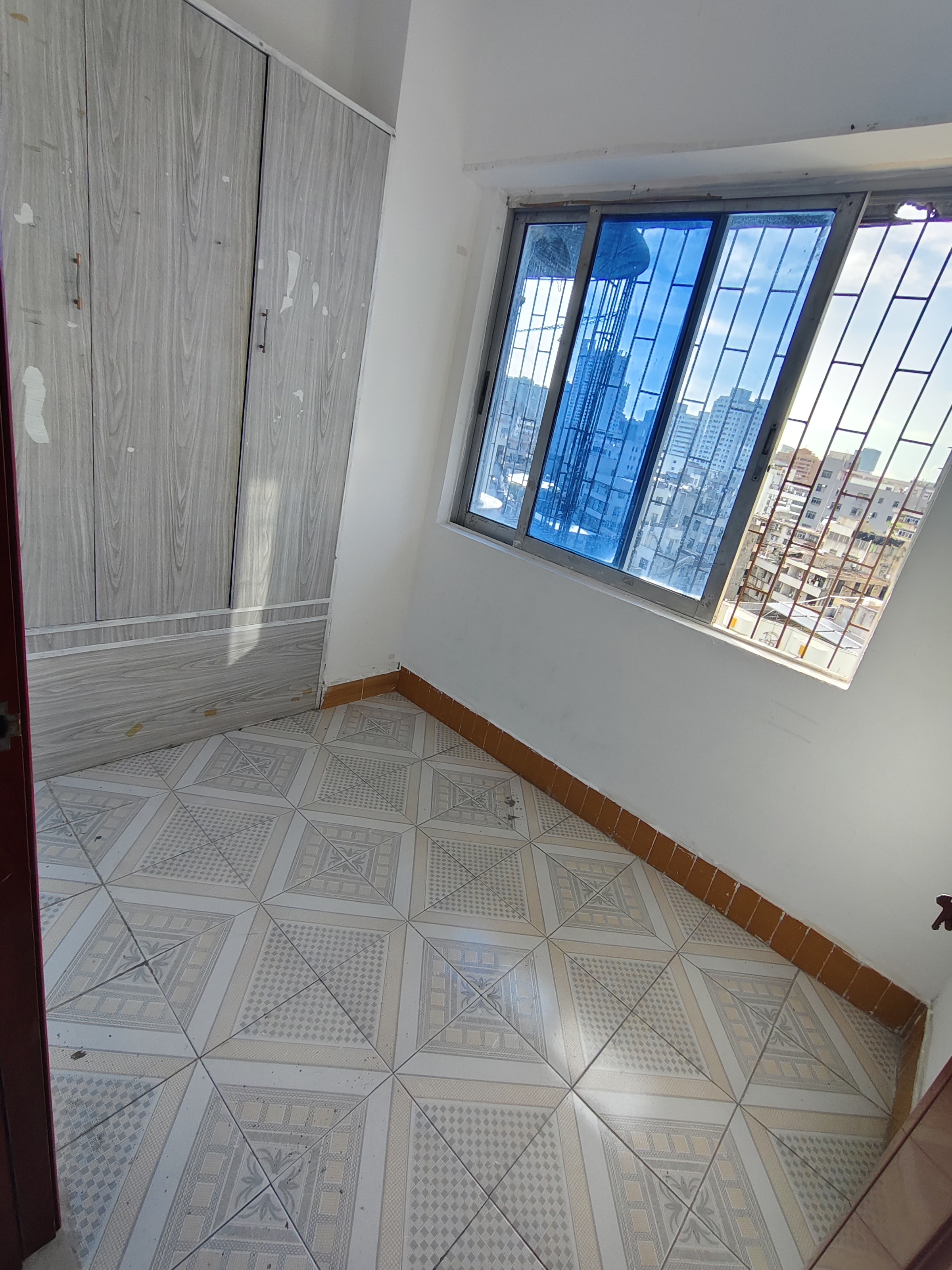 大新大厦 3室2厅1卫 2200.0元/月 大新大厦 3室2厅1卫 2200.0元/月室内图