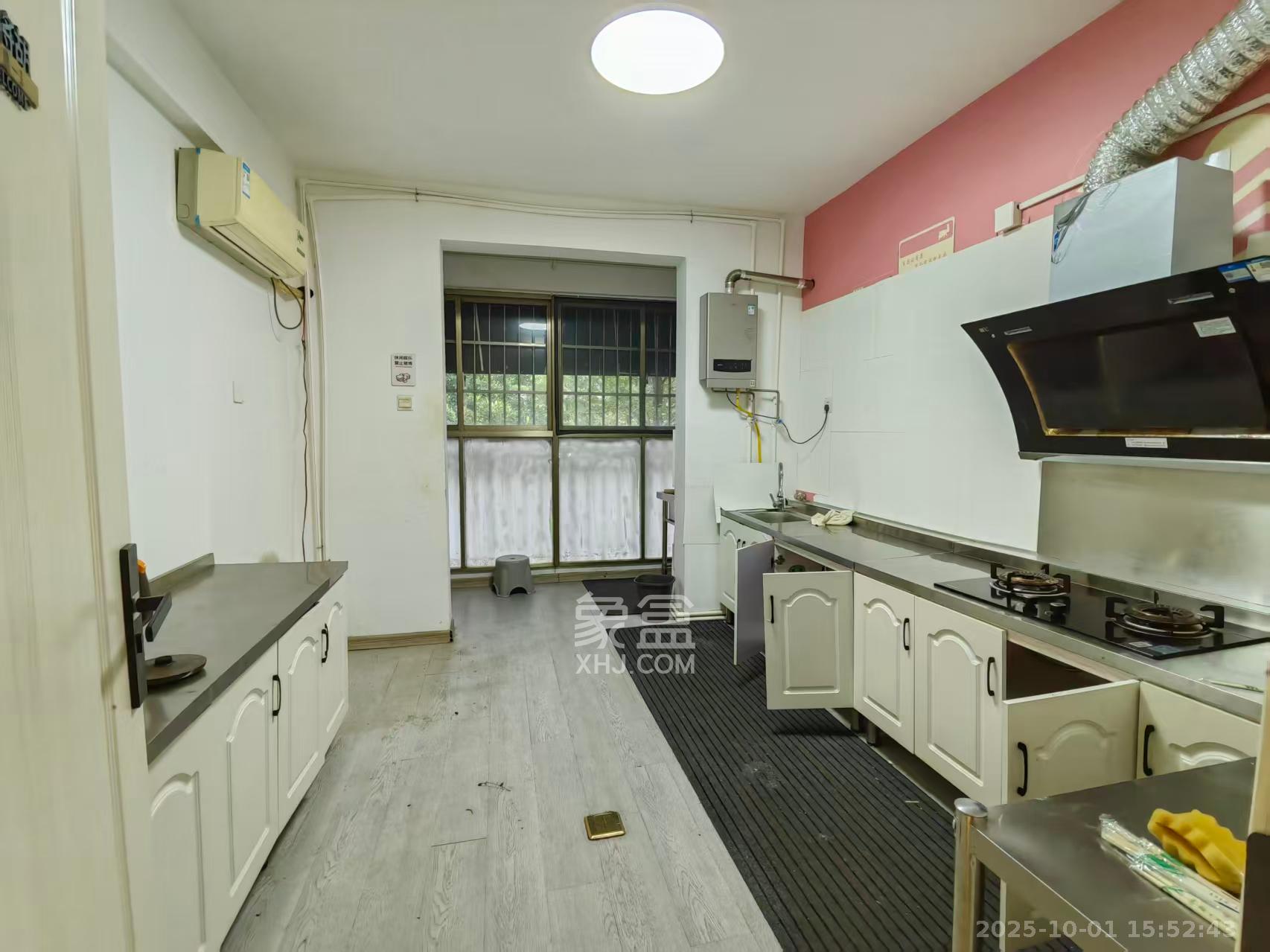 学府华庭  10室1厅3卫    6500.0元/月室内图