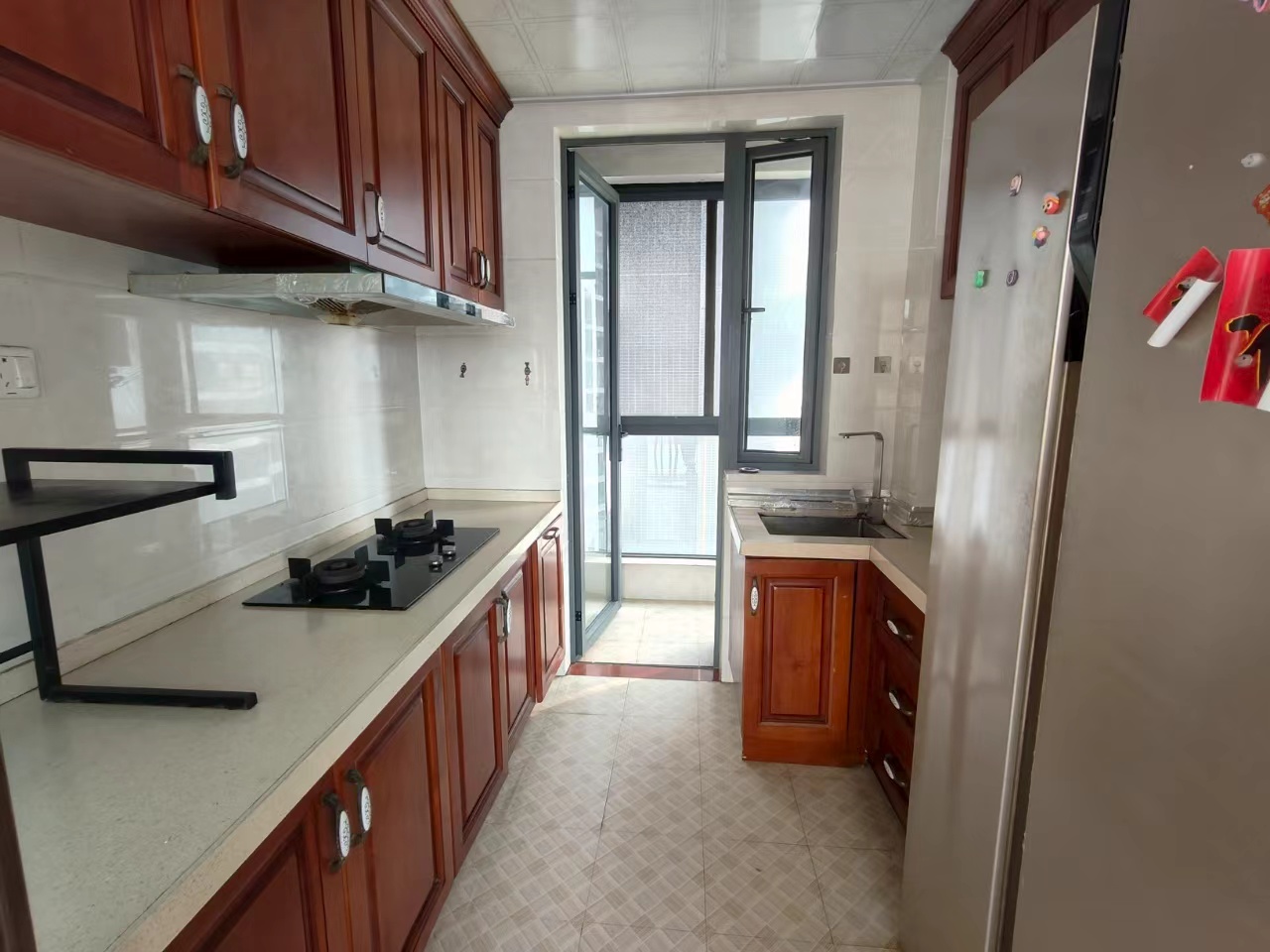 大华锦绣海岸一期 3室2厅2卫 2350.0元/月 大华锦绣海岸一期 3室2厅2卫 2350.0元/月室内图