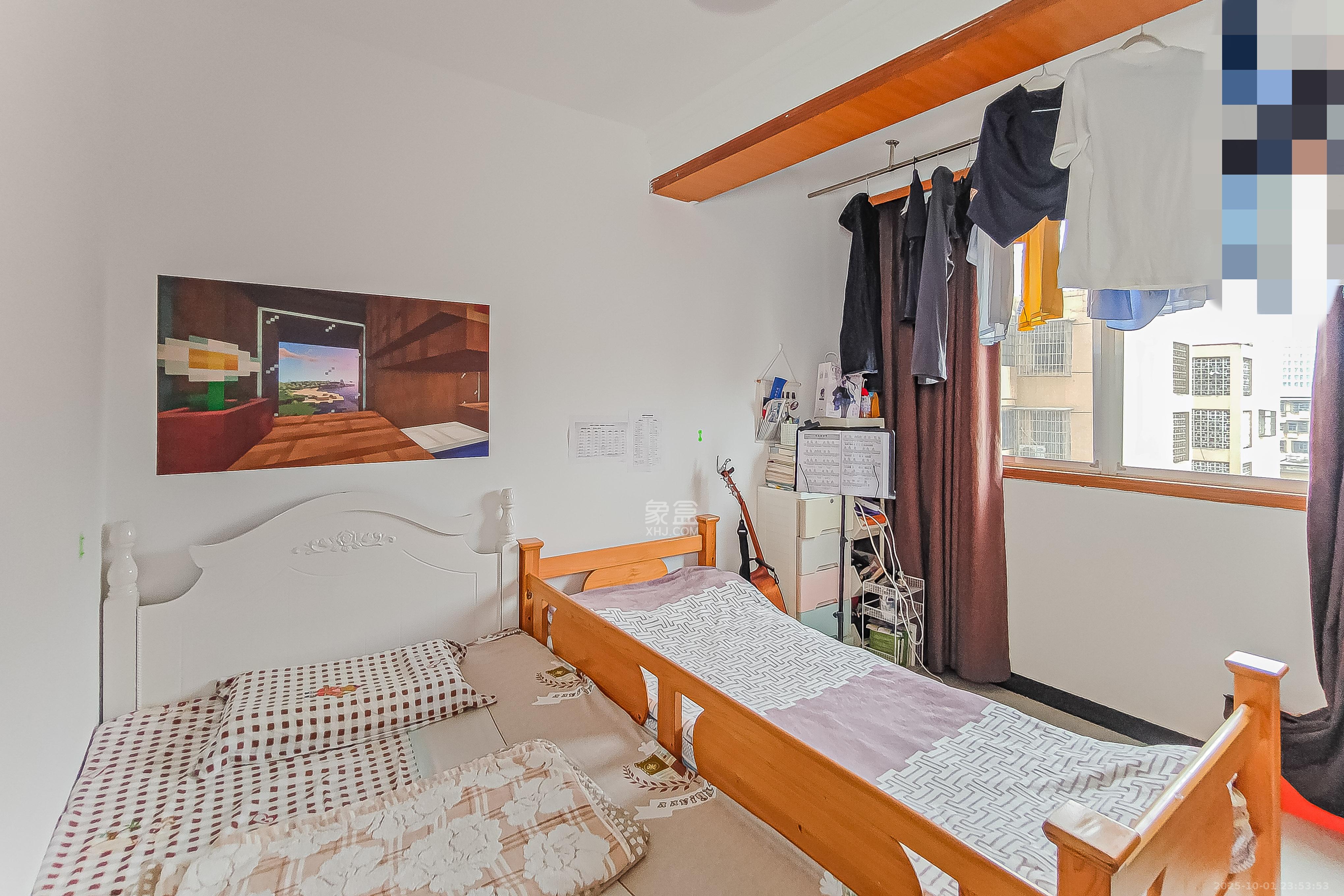 鸿信大厦 4室2厅2卫 208.0万 鸿信大厦 4室2厅2卫 208.0万卧室