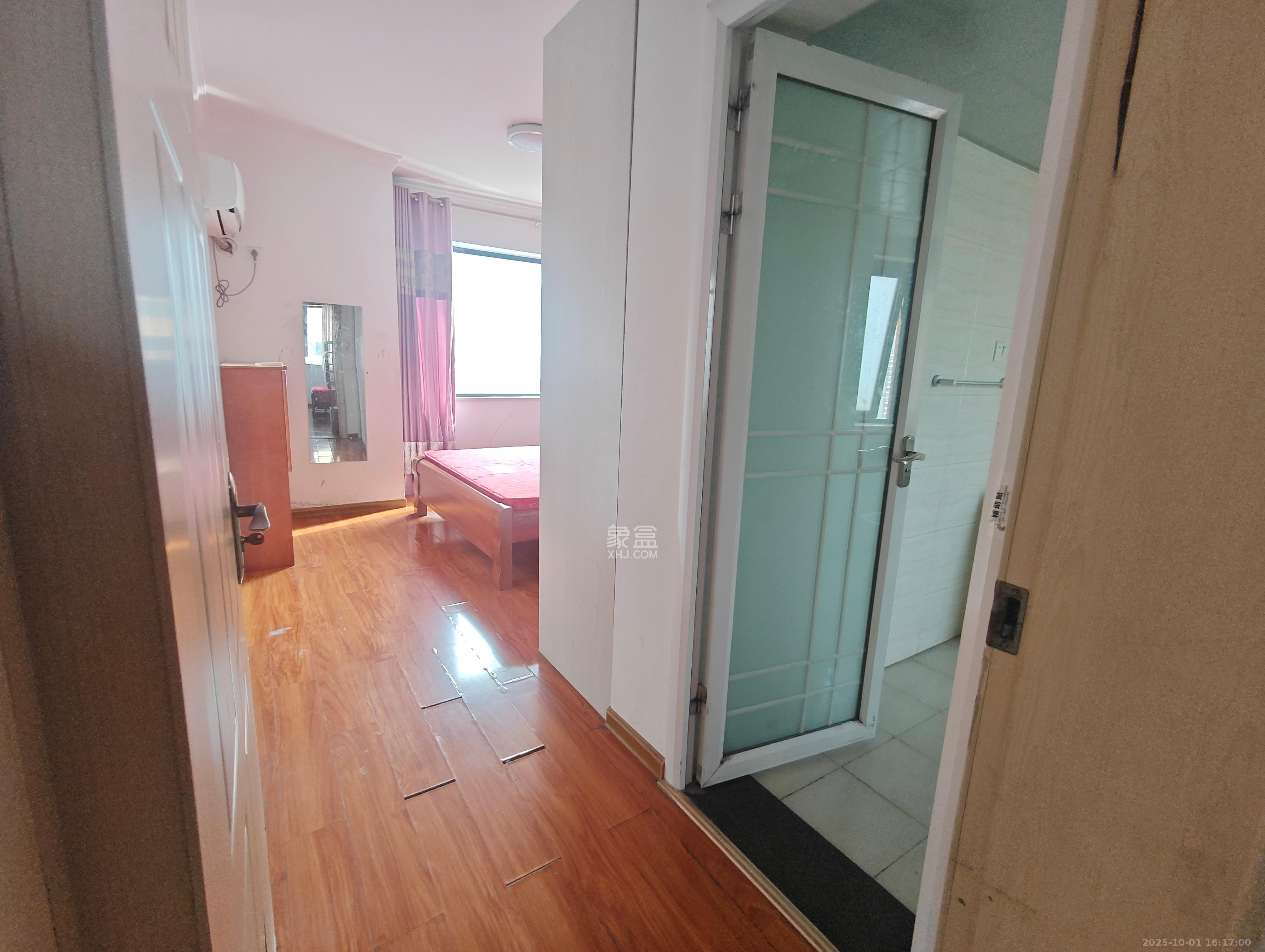 北京御园一二期(国泰嘉园) 4室2厅2卫 2600.0元/月 北京御园一二期(国泰嘉园) 4室2厅2卫 2600.0元/月室内图