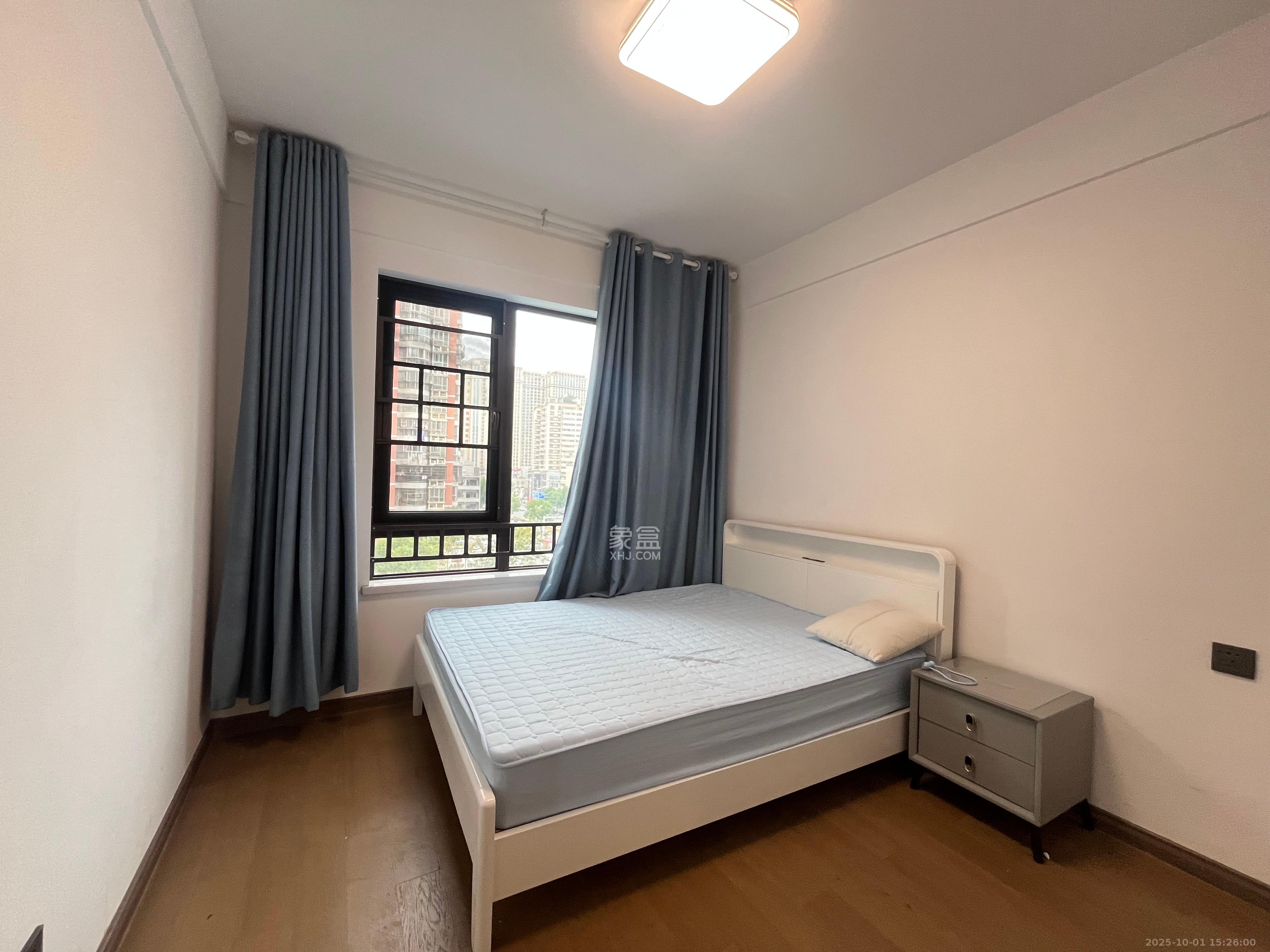 卓越江岸  4室2厅1卫    4500.0元/月室内图