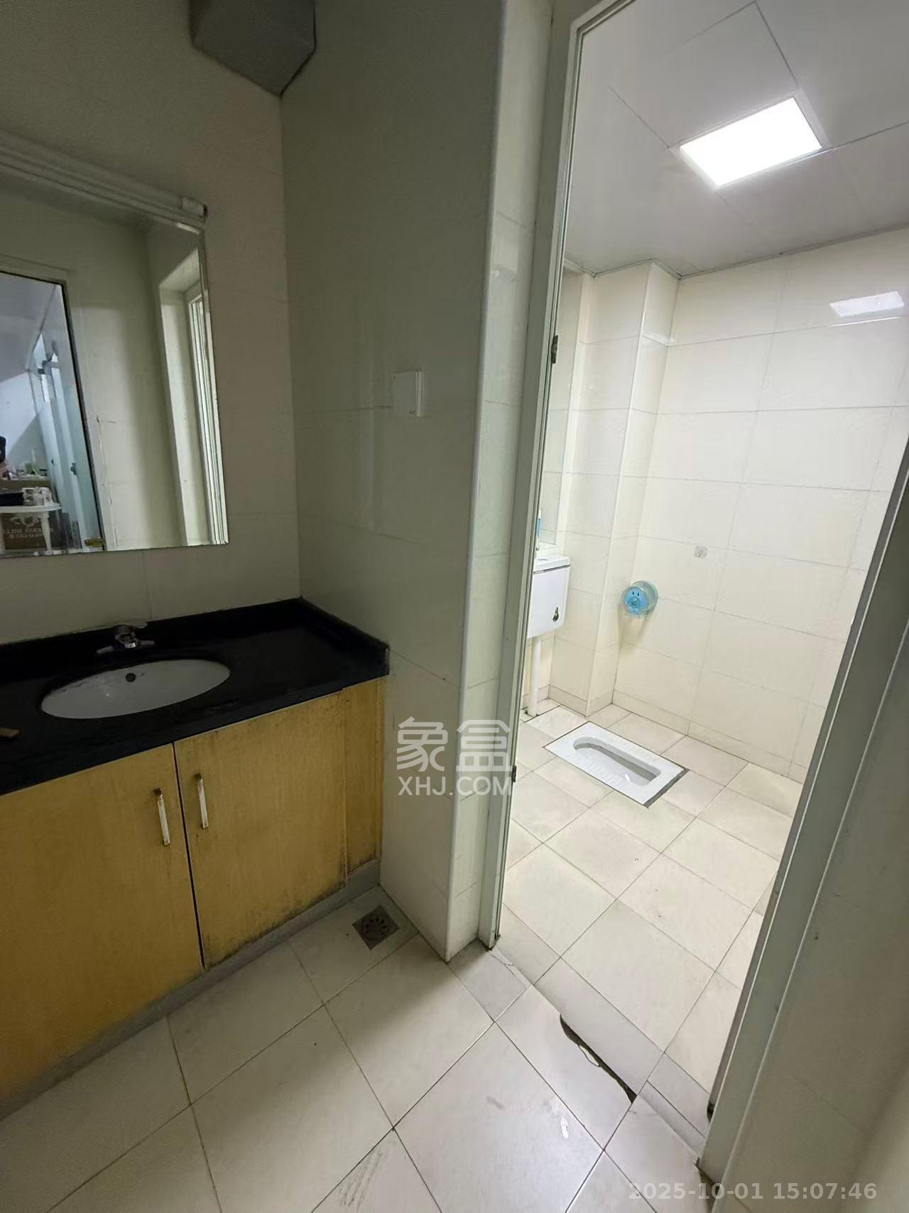 芙蓉蓉苑  3室1厅1卫    2600.0元/月室内图