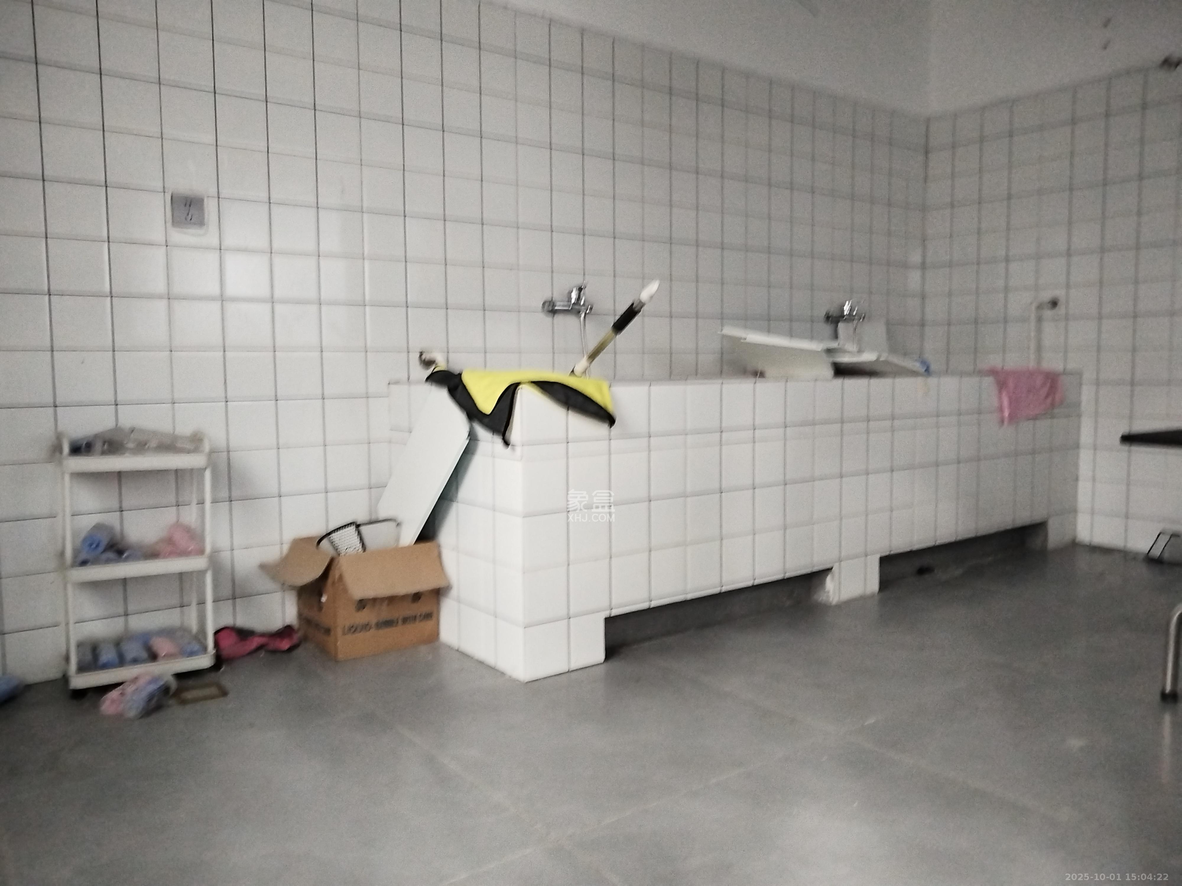 金茂建发泊悦   74.12㎡      4000.0元/月室内图