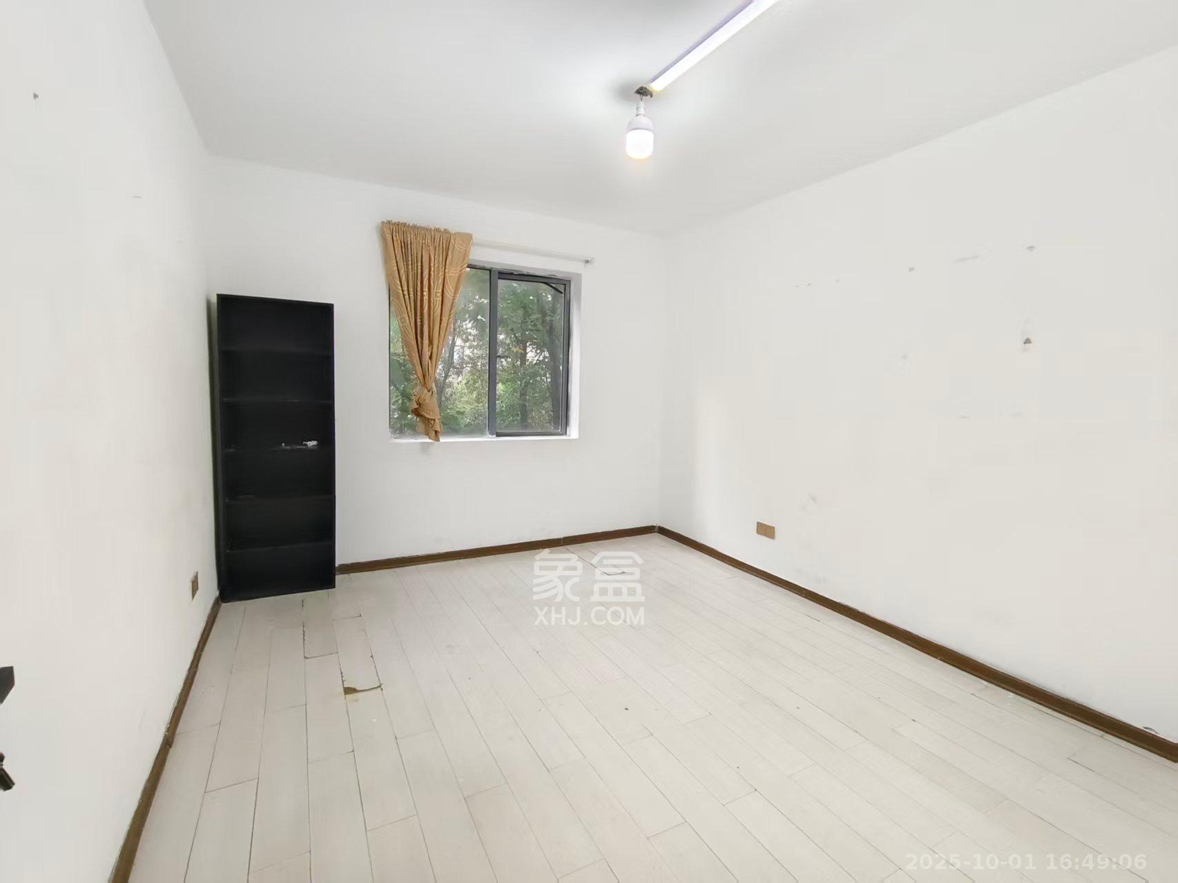 银港水晶城  4室2厅2卫    2900.0元/月室内图