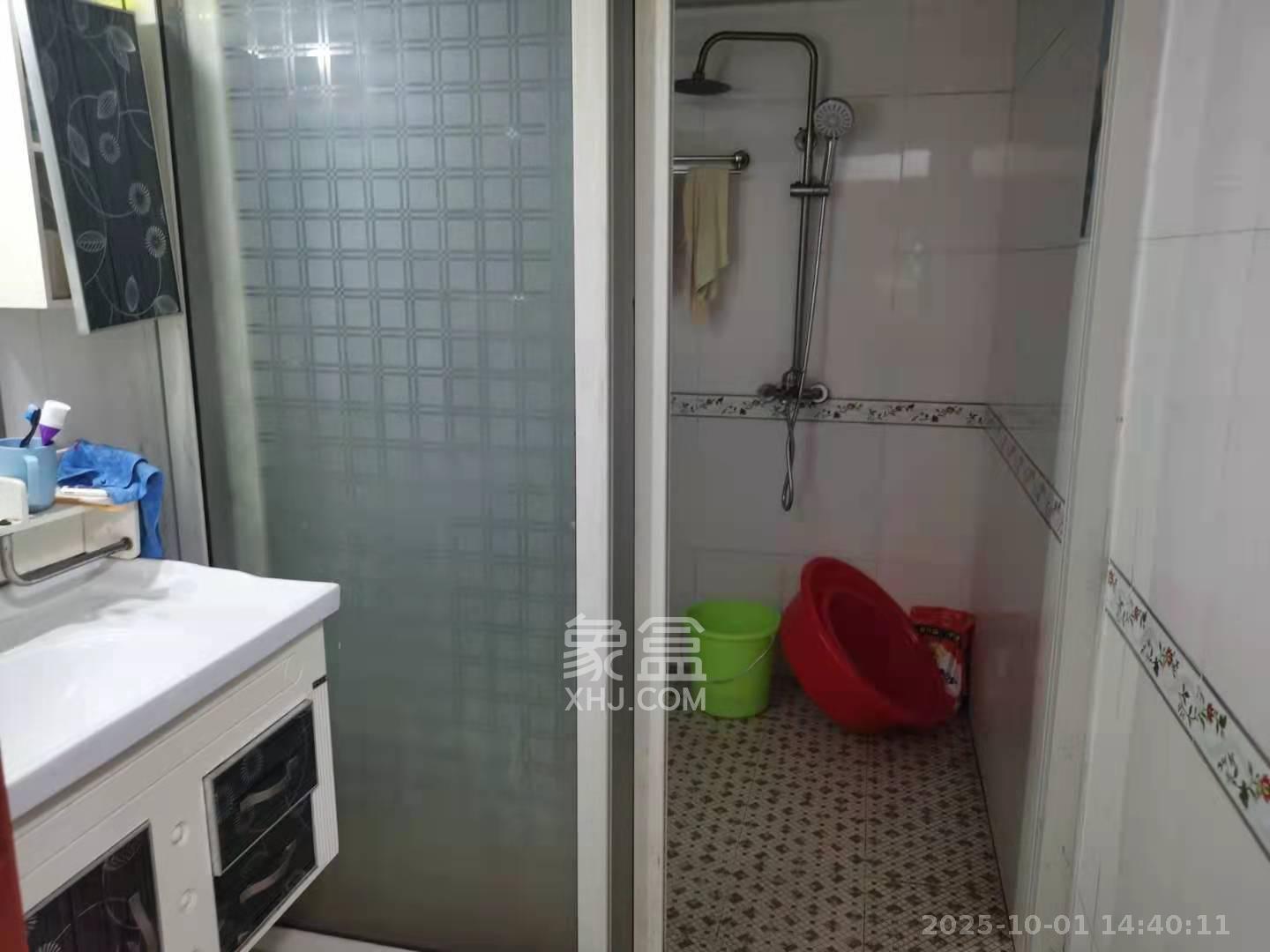 三一街区 5室2厅2卫 2200.0元/月 三一街区 5室2厅2卫 2200.0元/月室内图