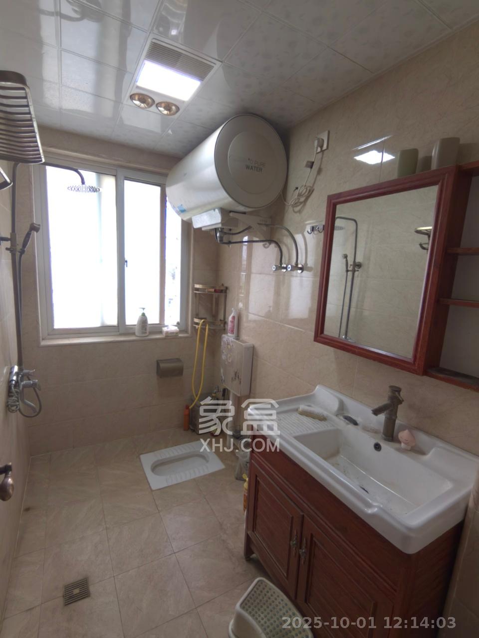 中新森林海  2室2厅1卫   1200.00元/月室内图