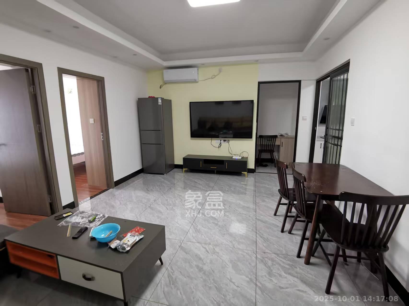 东怡外国(南湖一号) 2室2厅1卫 3200.0元/月 东怡外国(南湖一号) 2室2厅1卫 3200.0元/月室内图