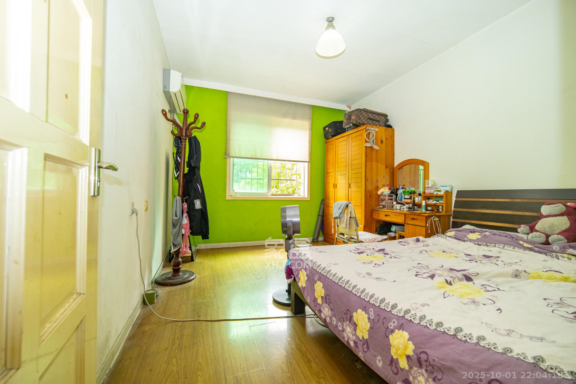 中南汽车世界  2室2厅1卫    33.6万卧室