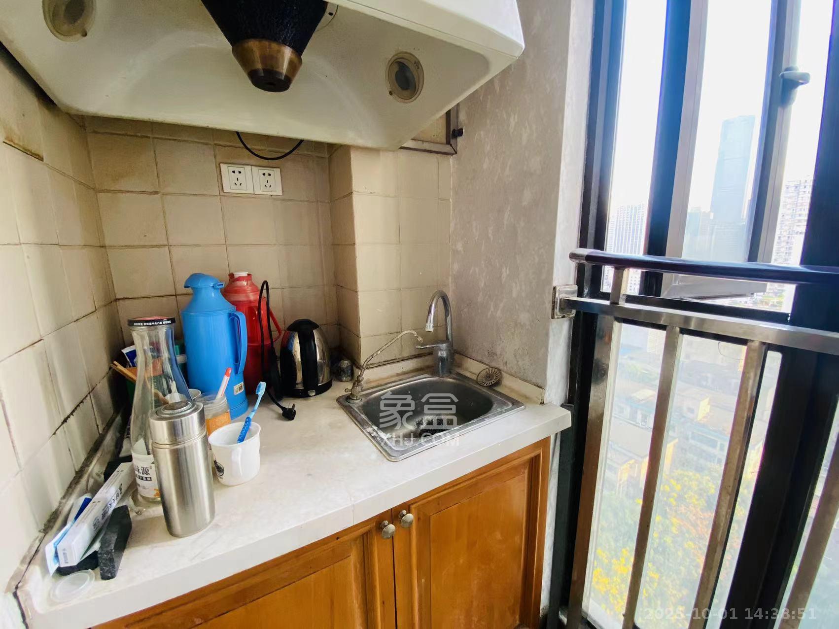 铂宫 1室1厅1卫 1300.0元/月 铂宫 1室1厅1卫 1300.0元/月室内图