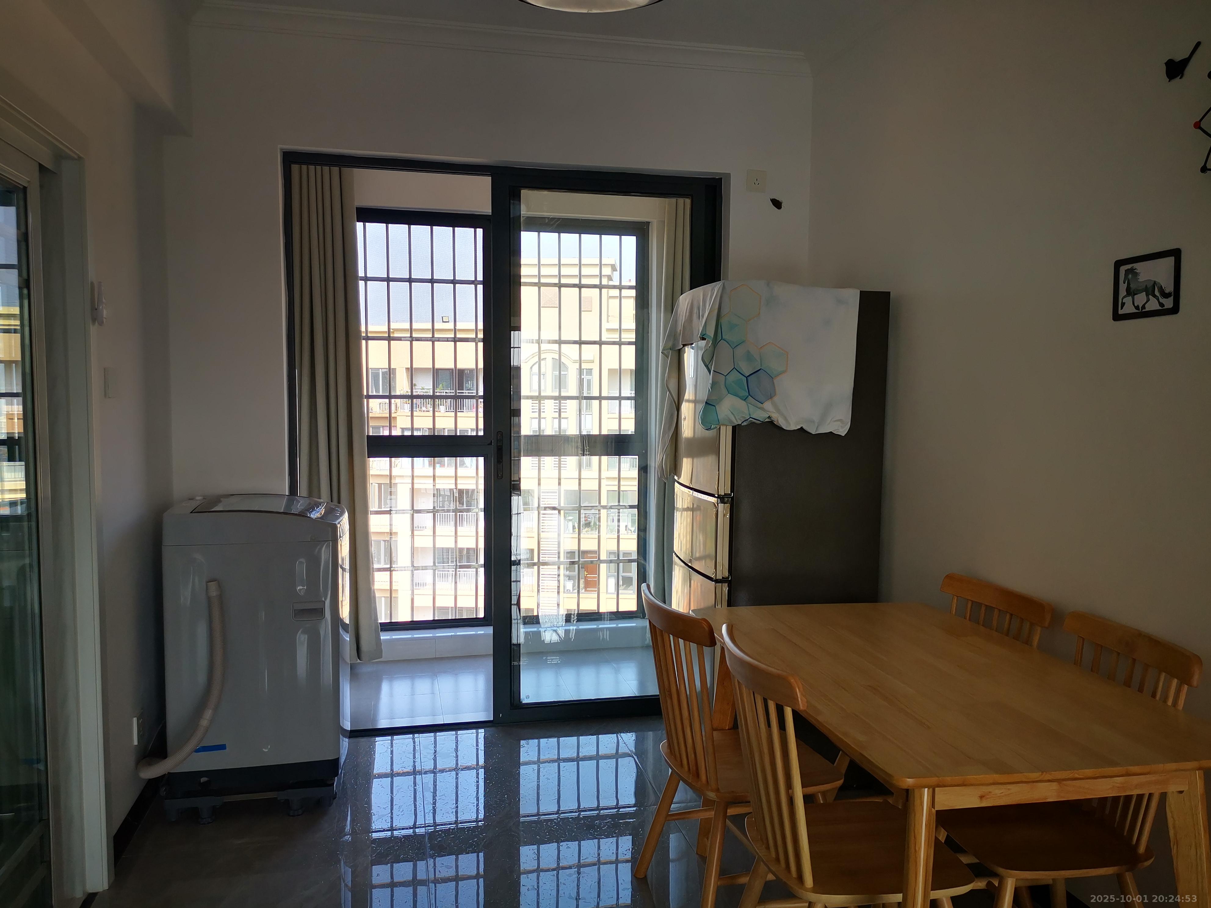 和美星城 2室2厅1卫 1700.00元/月 和美星城 2室2厅1卫 1700.00元/月室内图