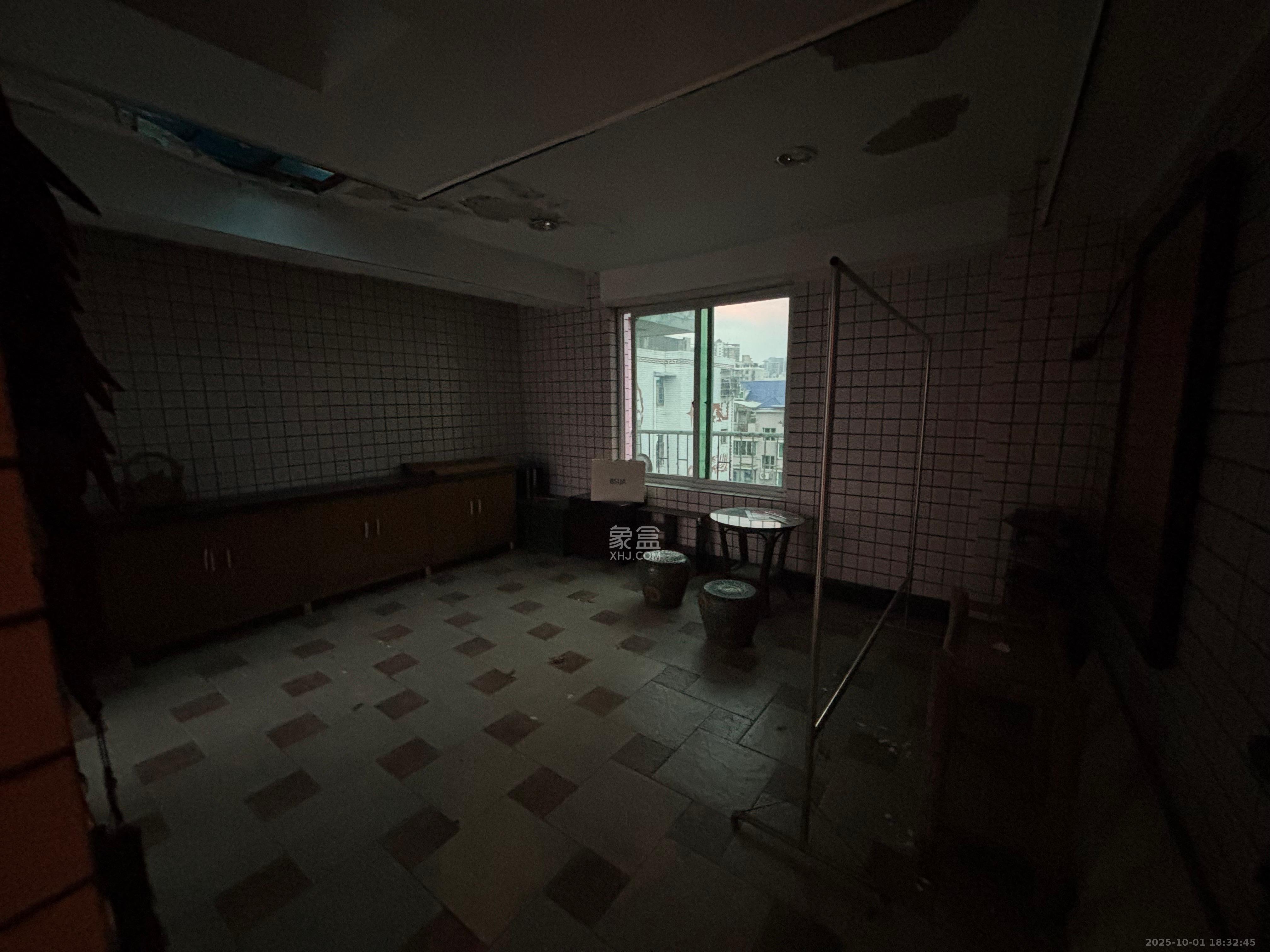 明媚星城 5室2厅2卫 4000.0元/月 明媚星城 5室2厅2卫 4000.0元/月室内图