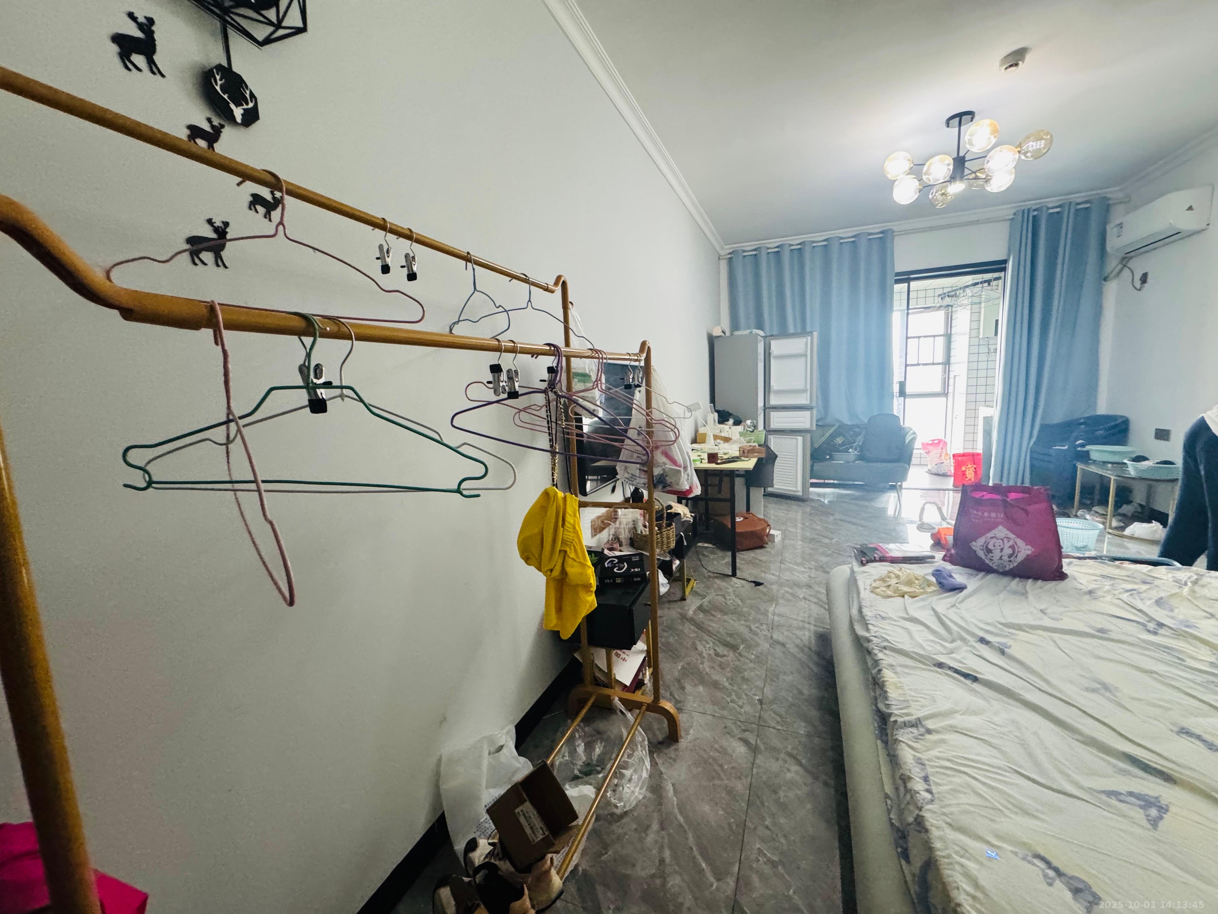 山水洲城华晨第一城 1室0厅0卫 1400.0元/月 山水洲城华晨第一城 1室0厅0卫 1400.0元/月室内图