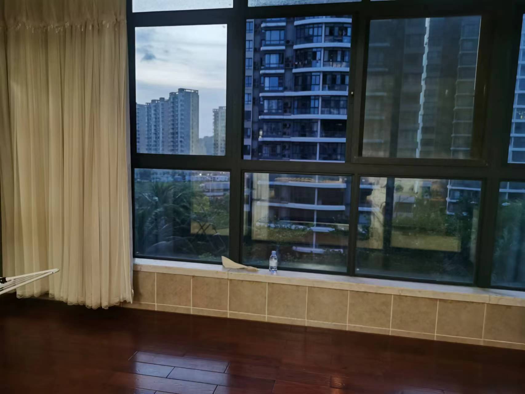 大华锦绣海岸一期 3室2厅1卫 4300.0元/月 大华锦绣海岸一期 3室2厅1卫 4300.0元/月室内图