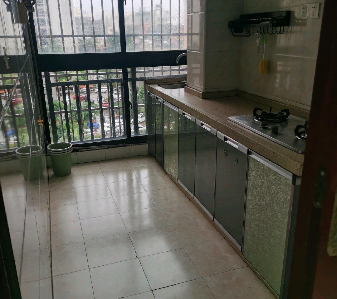 凤翔花园（A区）  2室1厅1卫    1700.0元/月室内图