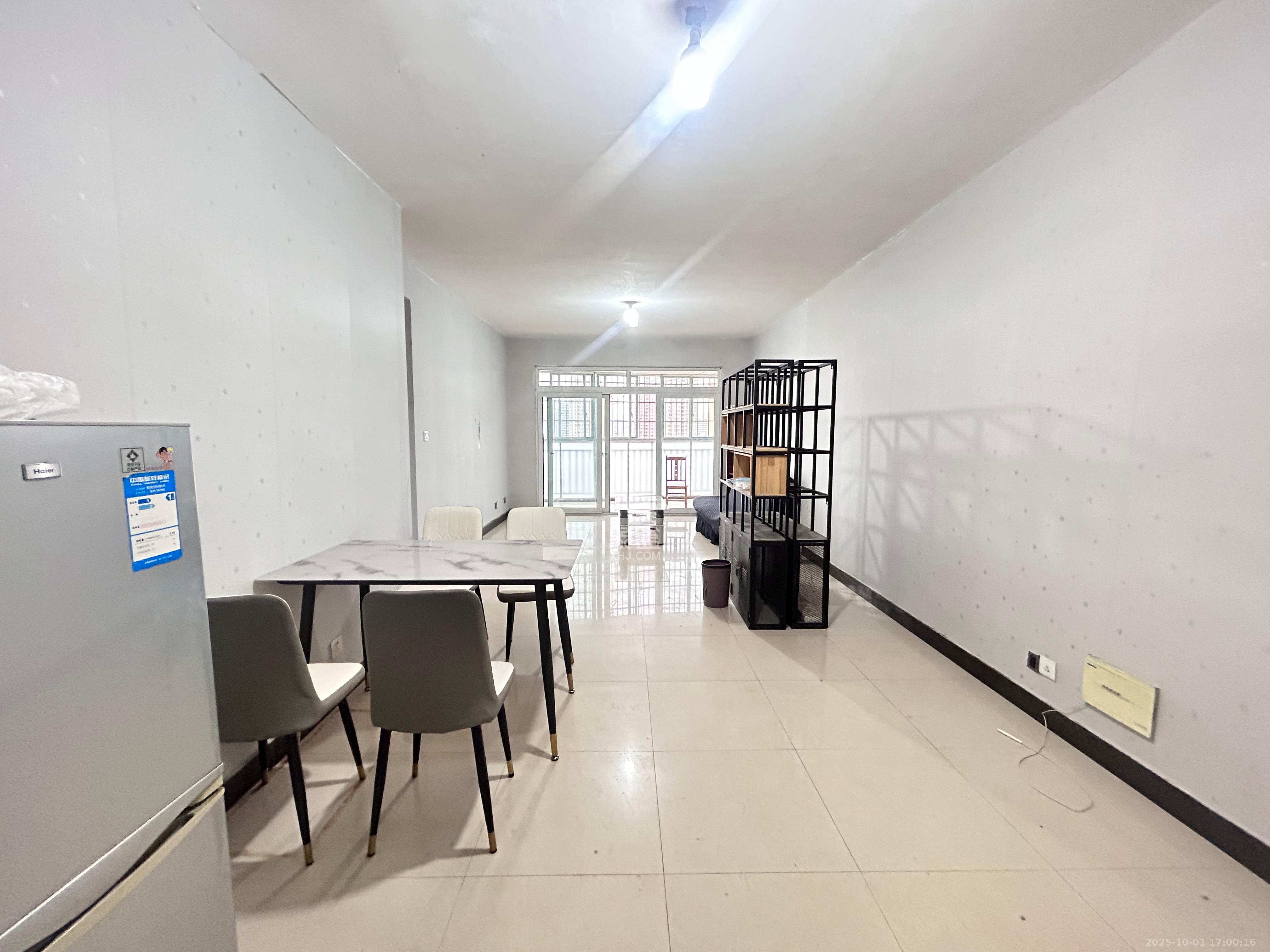 红树湾 2室2厅1卫 1800.0元/月 红树湾 2室2厅1卫 1800.0元/月室内图