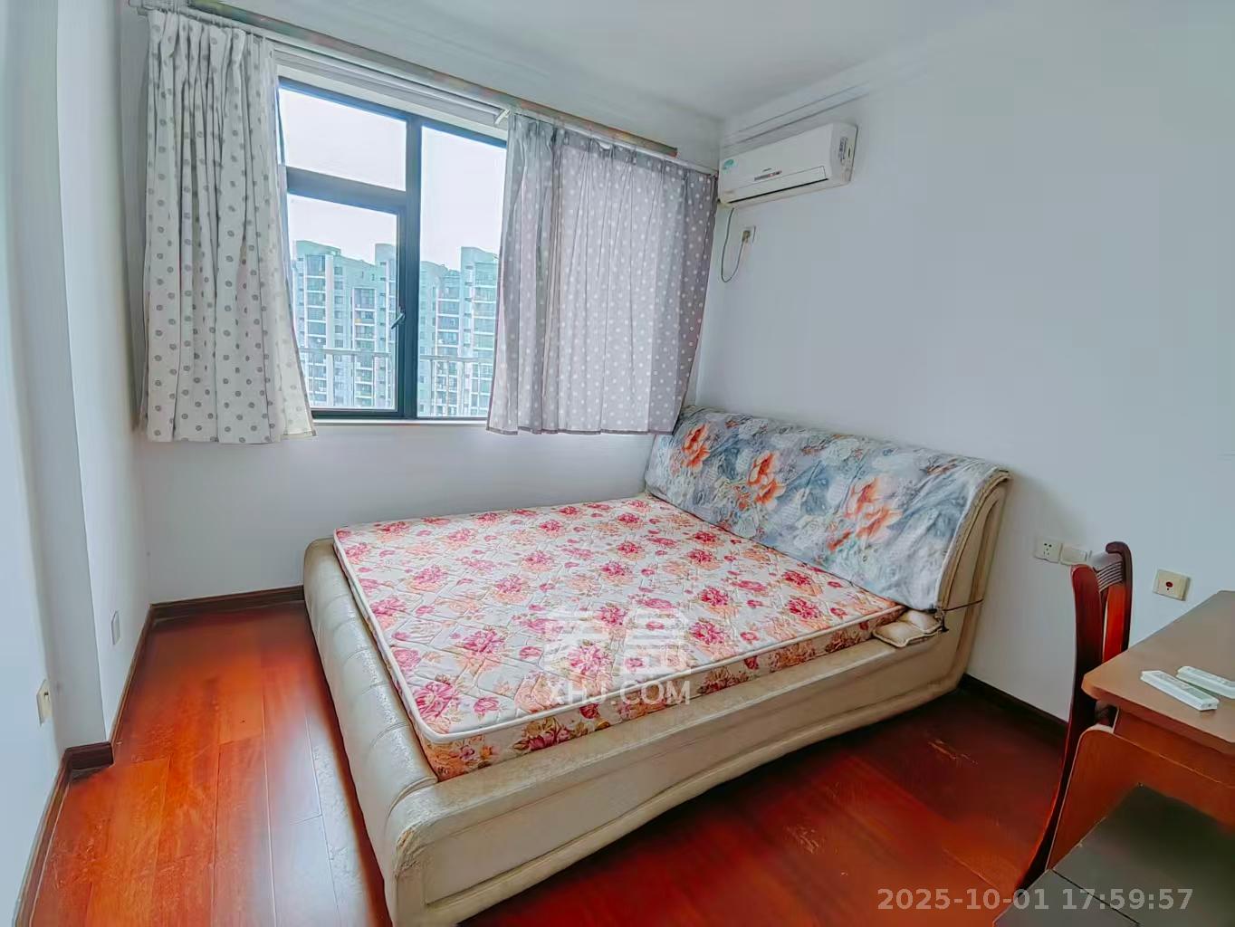 阳光100三期 2室2厅1卫 1800.0元/月 阳光100三期 2室2厅1卫 1800.0元/月室内图