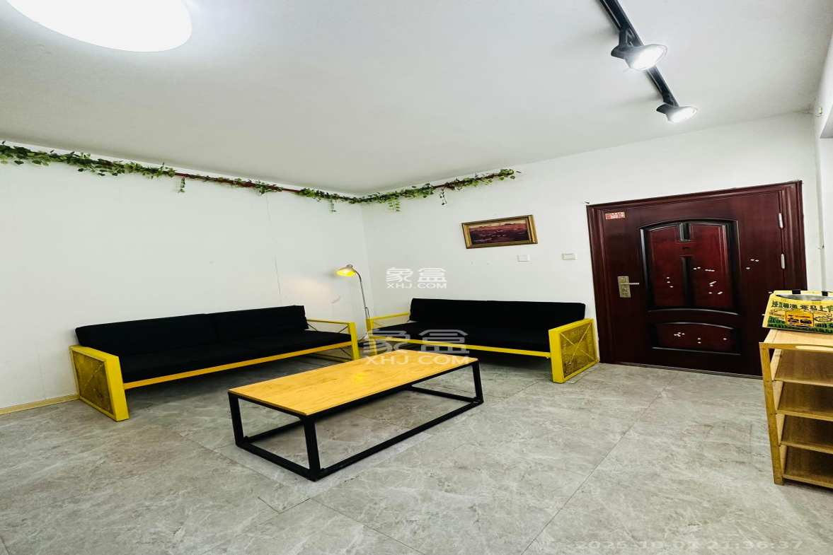 人瑞潇湘国际  1室0厅1卫    1800.0元/月 人瑞潇湘国际  1室0厅1卫    1800.0元/月室内图1