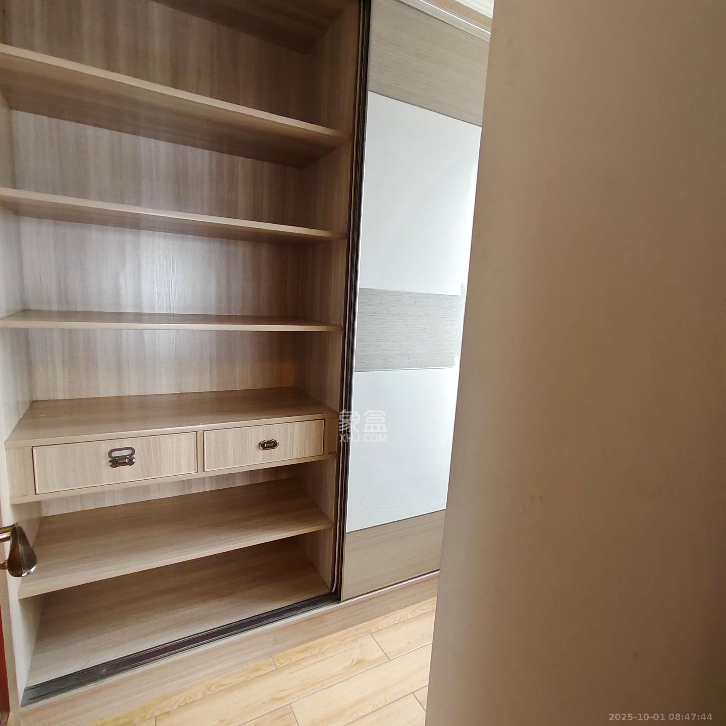 楚天世纪城西苑 3室2厅2卫 2400.0元/月 楚天世纪城西苑 3室2厅2卫 2400.0元/月室内图