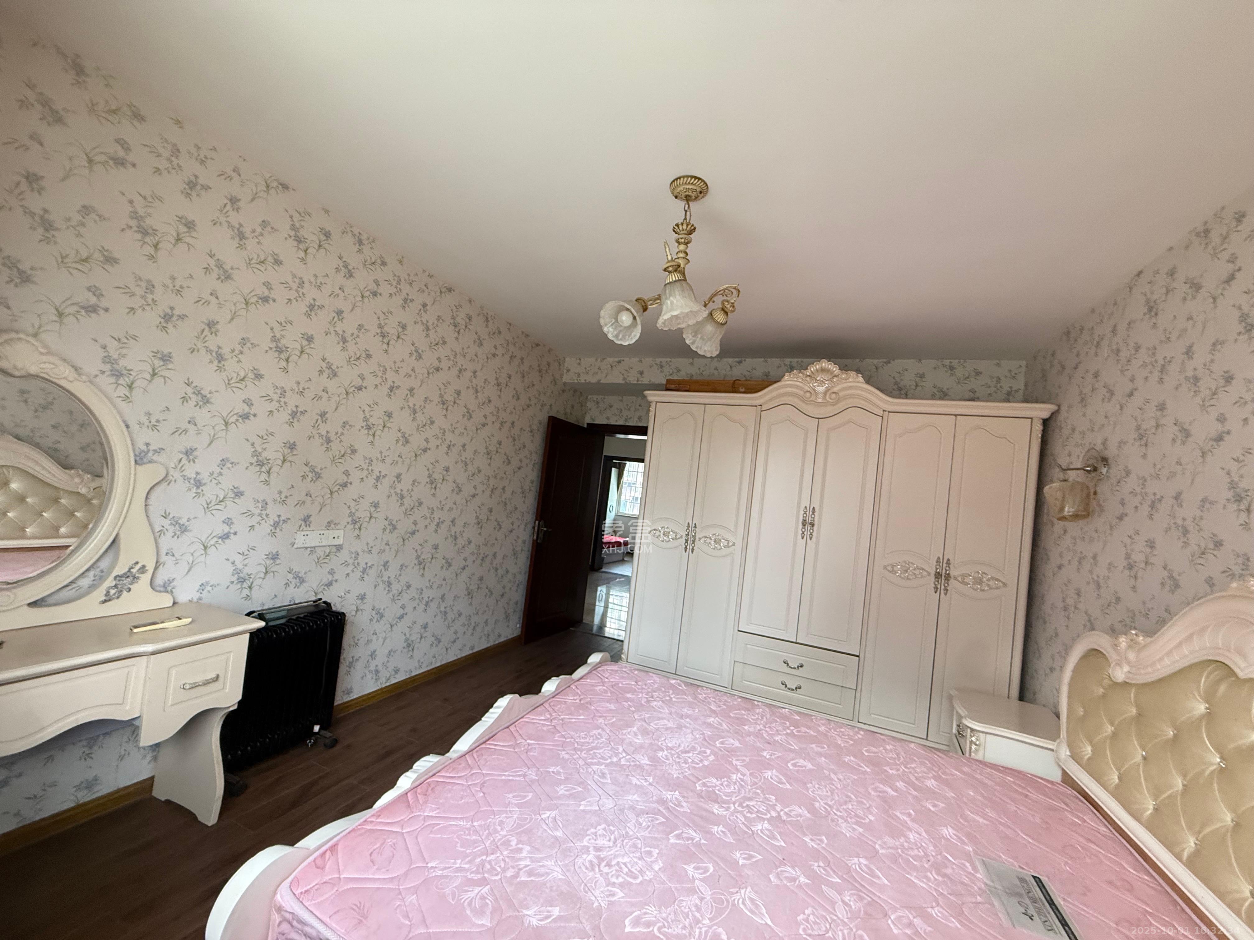 湘樟园小区(湘樟家园) 3室2厅1卫 2000.0元/月 湘樟园小区(湘樟家园) 3室2厅1卫 2000.0元/月室内图