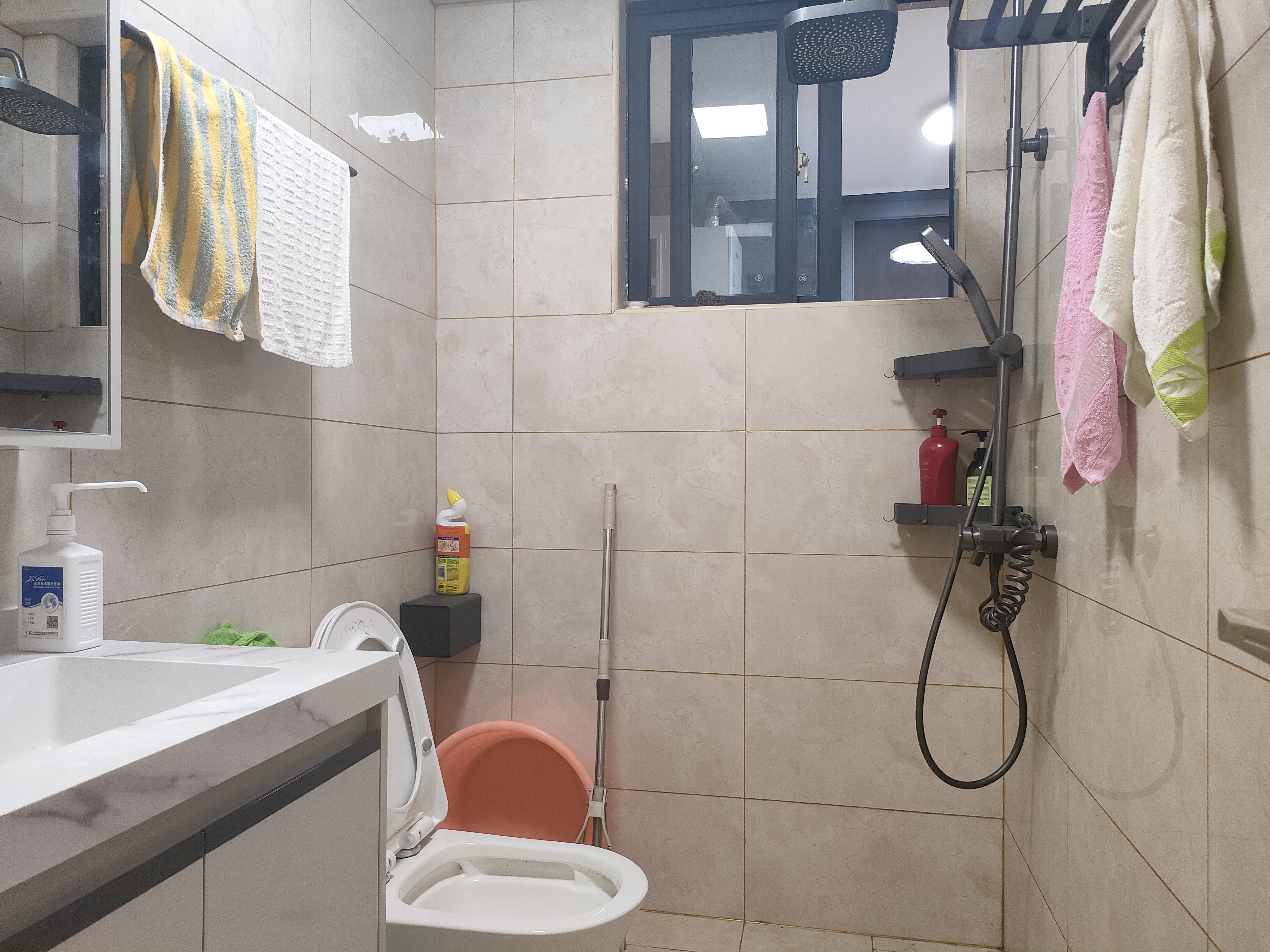 万国中央区 3室2厅2卫 3400.0元/月 万国中央区 3室2厅2卫 3400.0元/月室内图