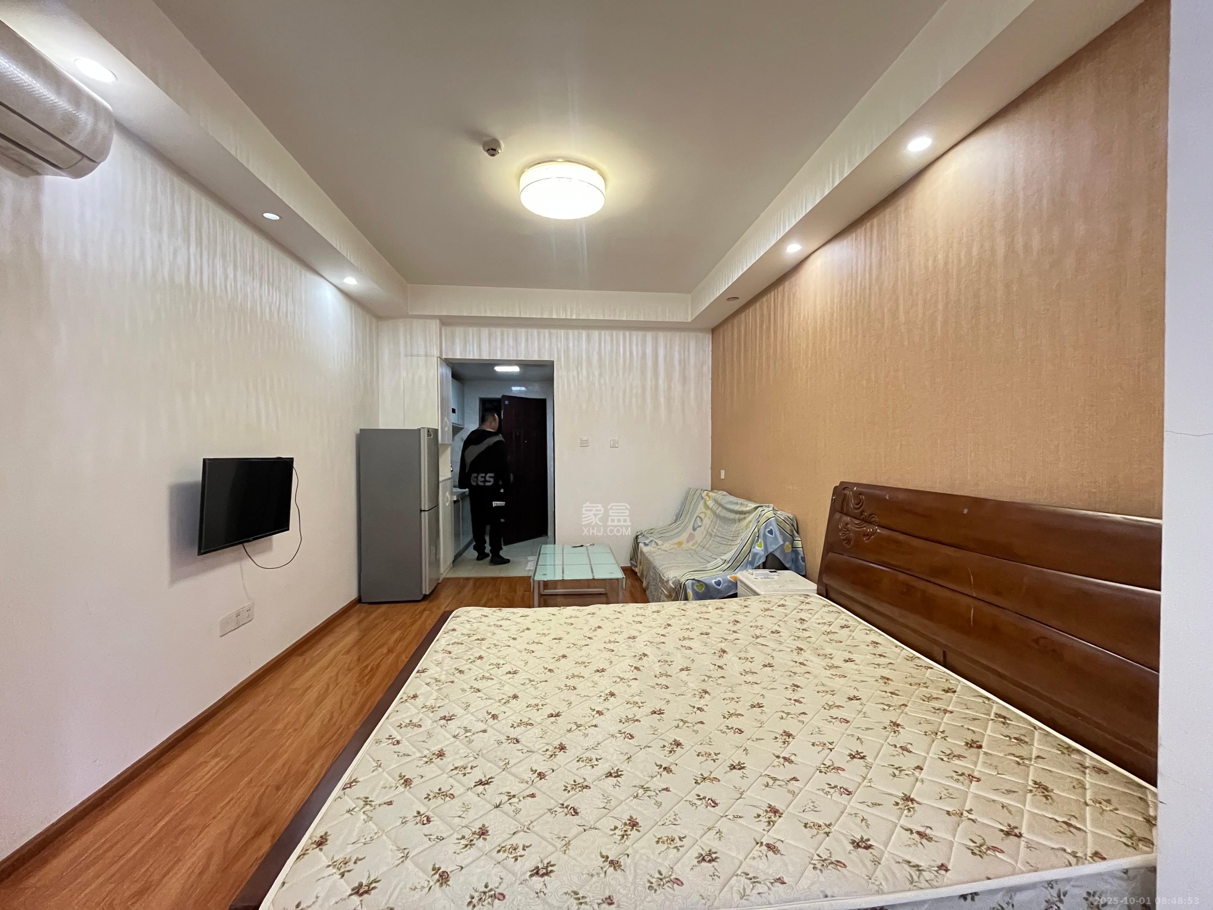 海德公园  1室1厅1卫    1200.0元/月