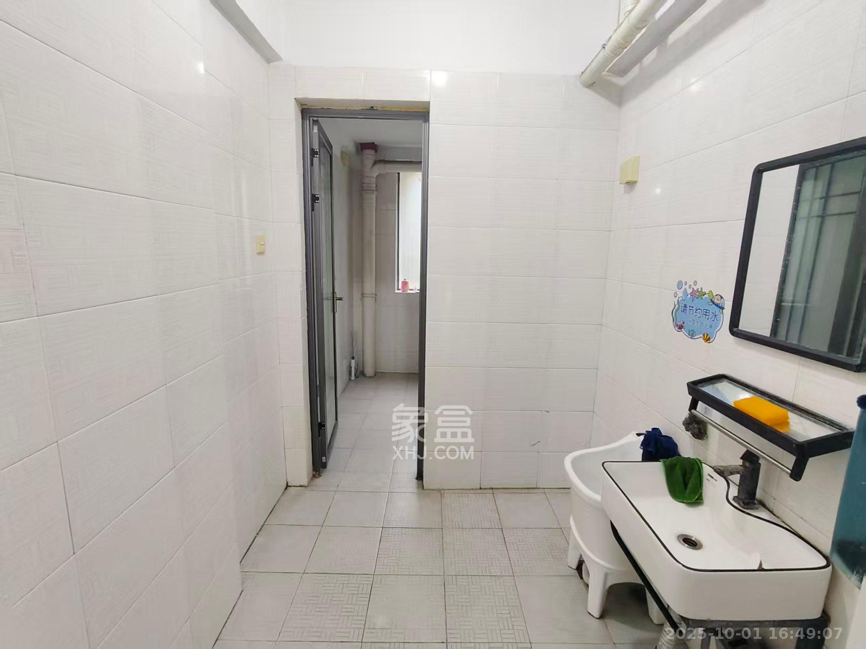 银港水晶城 4室2厅2卫 2900.0元/月 银港水晶城 4室2厅2卫 2900.0元/月室内图