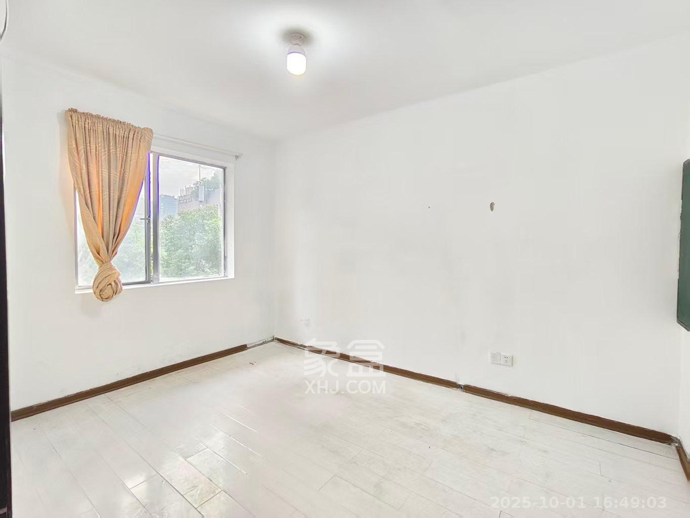 银港水晶城 4室2厅2卫 2900.0元/月 银港水晶城 4室2厅2卫 2900.0元/月室内图