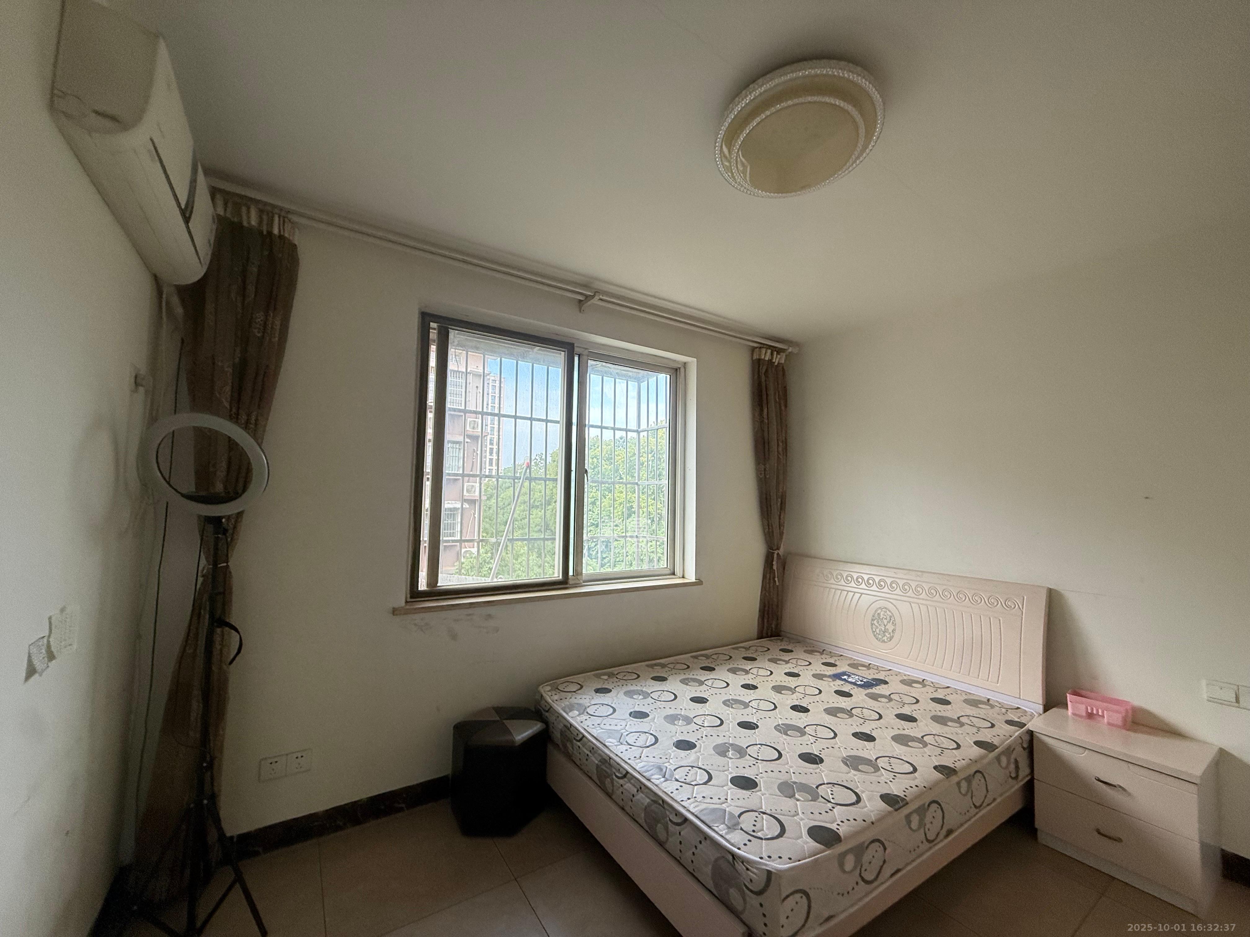 湘樟园小区(湘樟家园) 3室2厅1卫 2000.0元/月 湘樟园小区(湘樟家园) 3室2厅1卫 2000.0元/月室内图