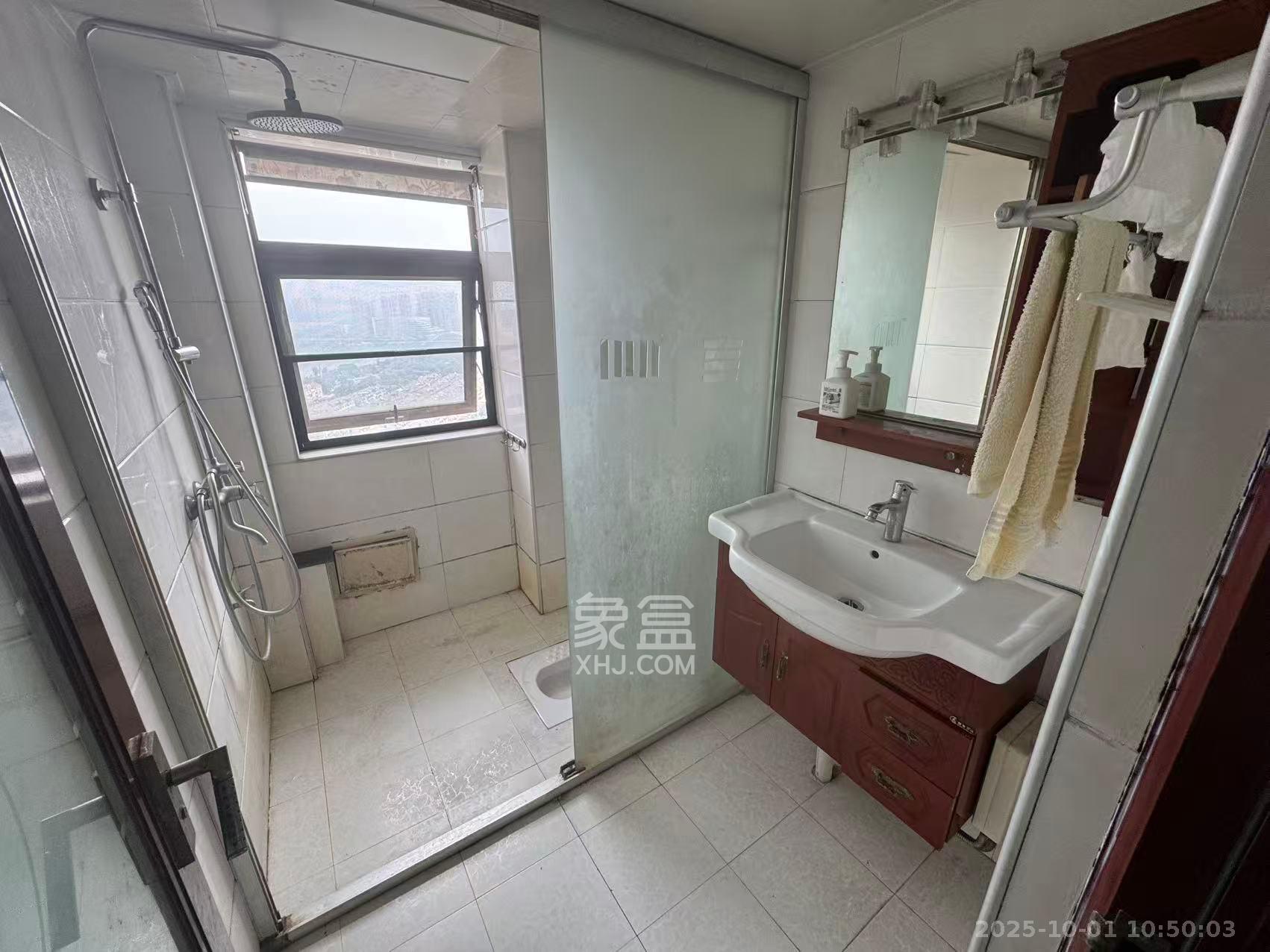 上东辛顿公寓 4室2厅2卫 3000.0元/月 上东辛顿公寓 4室2厅2卫 3000.0元/月室内图