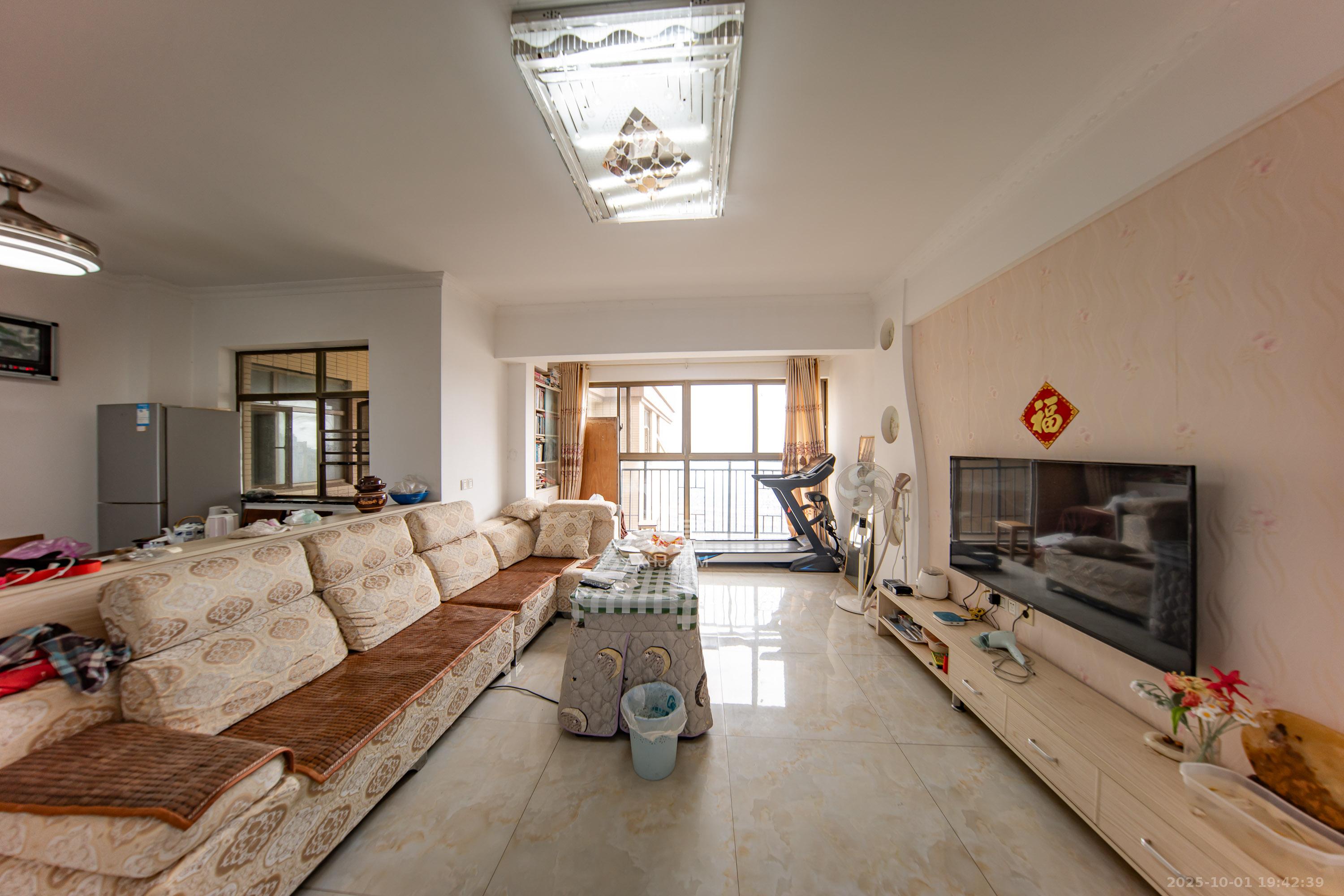 江山帝景雅典 3室2厅2卫 108.0万 江山帝景雅典 3室2厅2卫 108.0万客厅