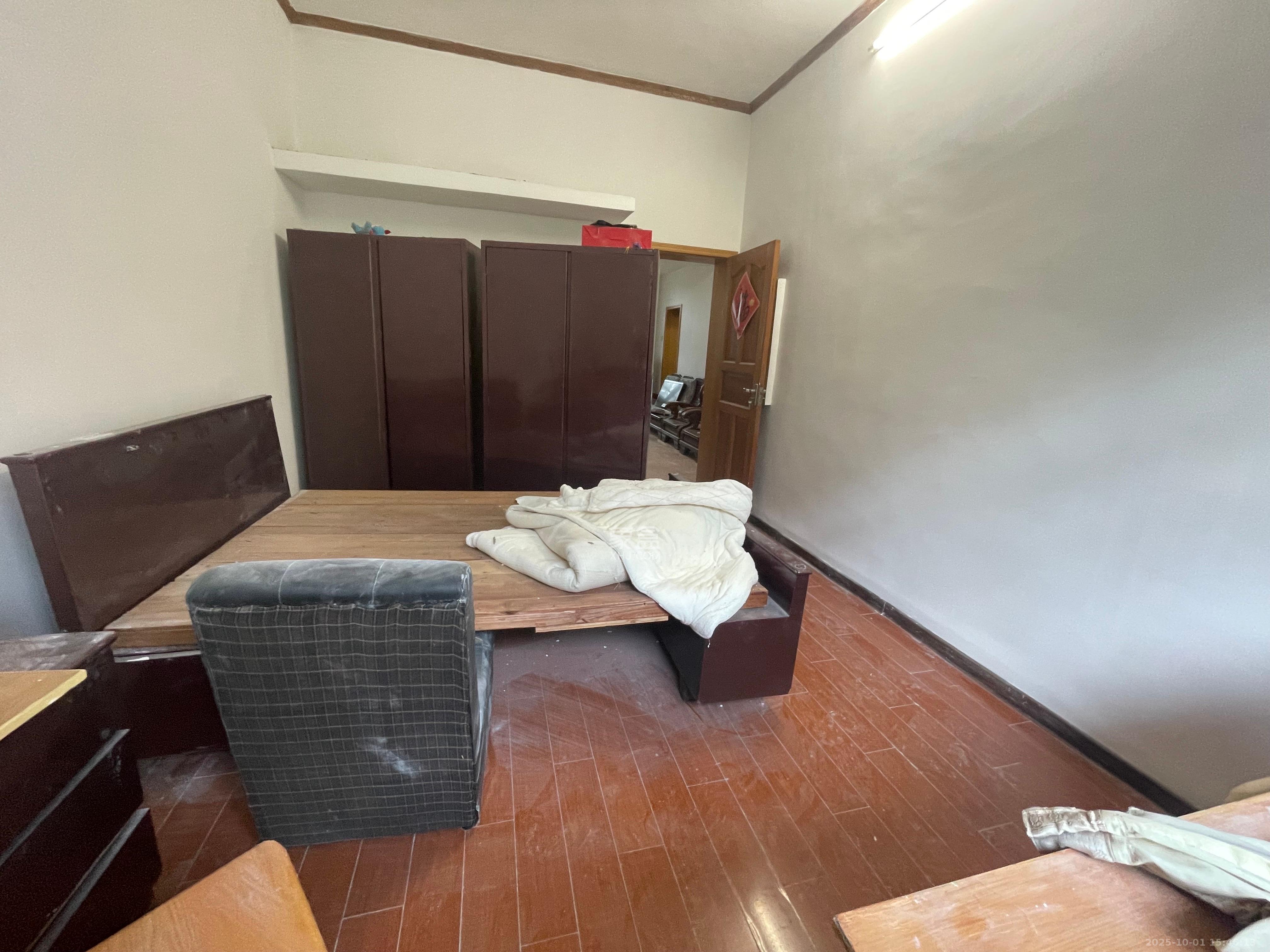 省质检局宿舍 2室1厅1卫 1300.0元/月 省质检局宿舍 2室1厅1卫 1300.0元/月室内图