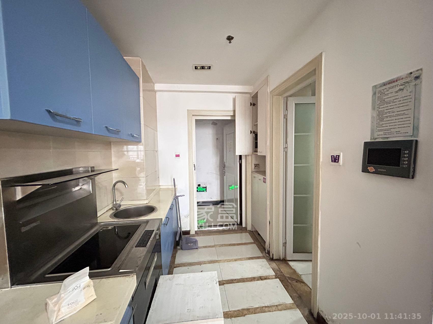 西子一间  1室1厅1卫    1300.0元/月室内图