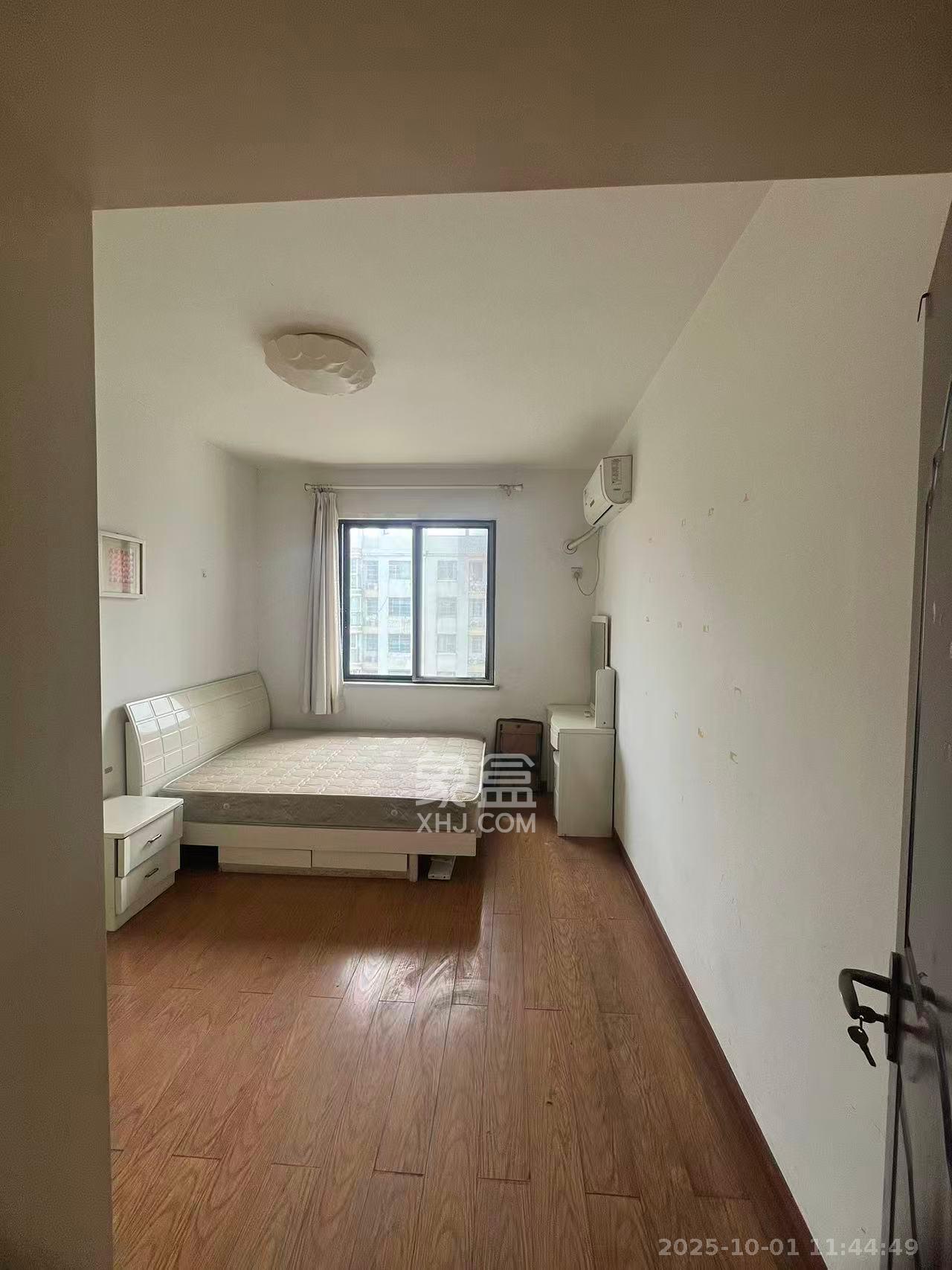 满庭芳小区 3室2厅2卫 2300.0元/月 满庭芳小区 3室2厅2卫 2300.0元/月室内图