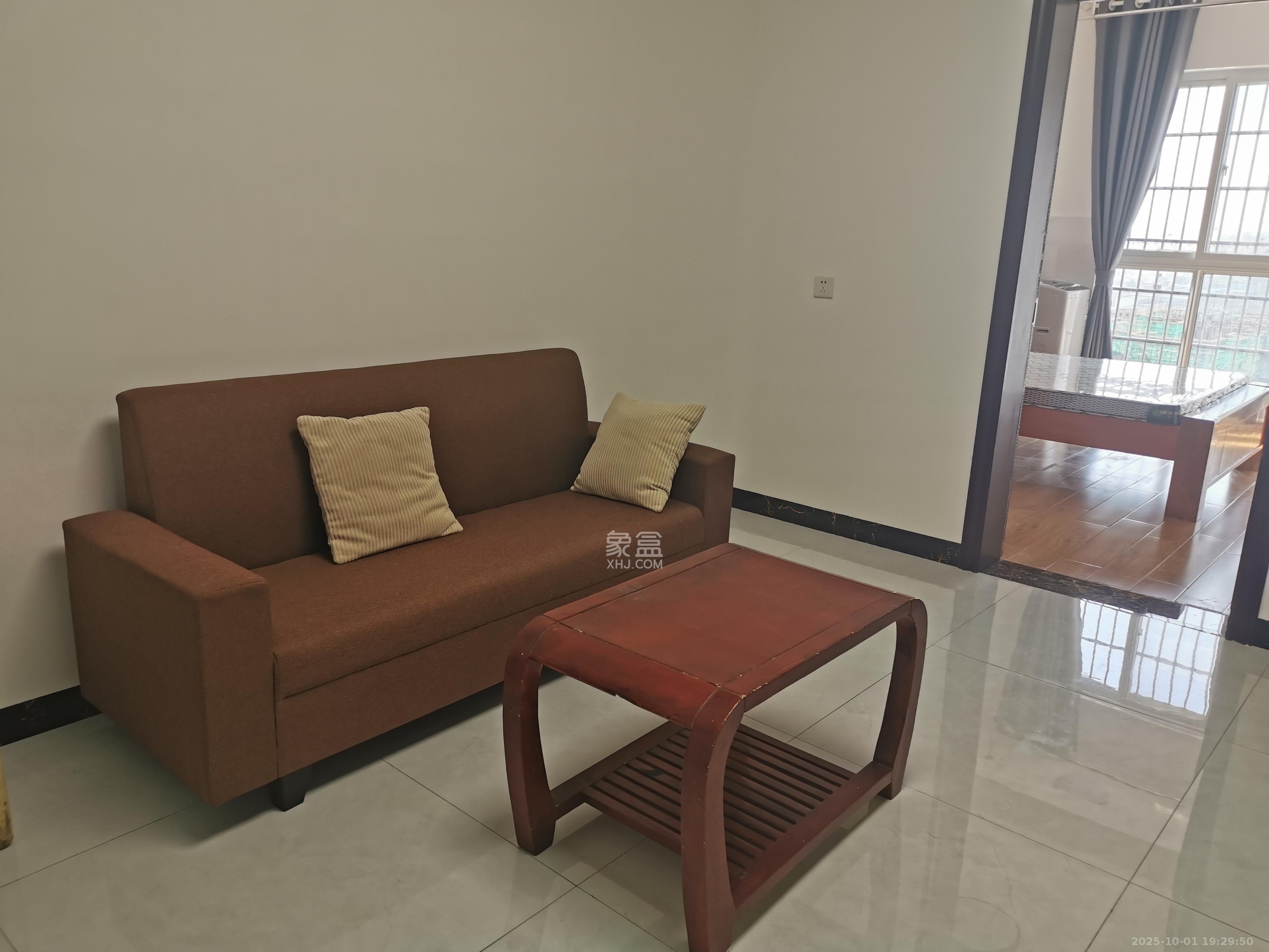 楚天世纪城东苑 3室2厅1卫 1550.0元/月 楚天世纪城东苑 3室2厅1卫 1550.0元/月室内图