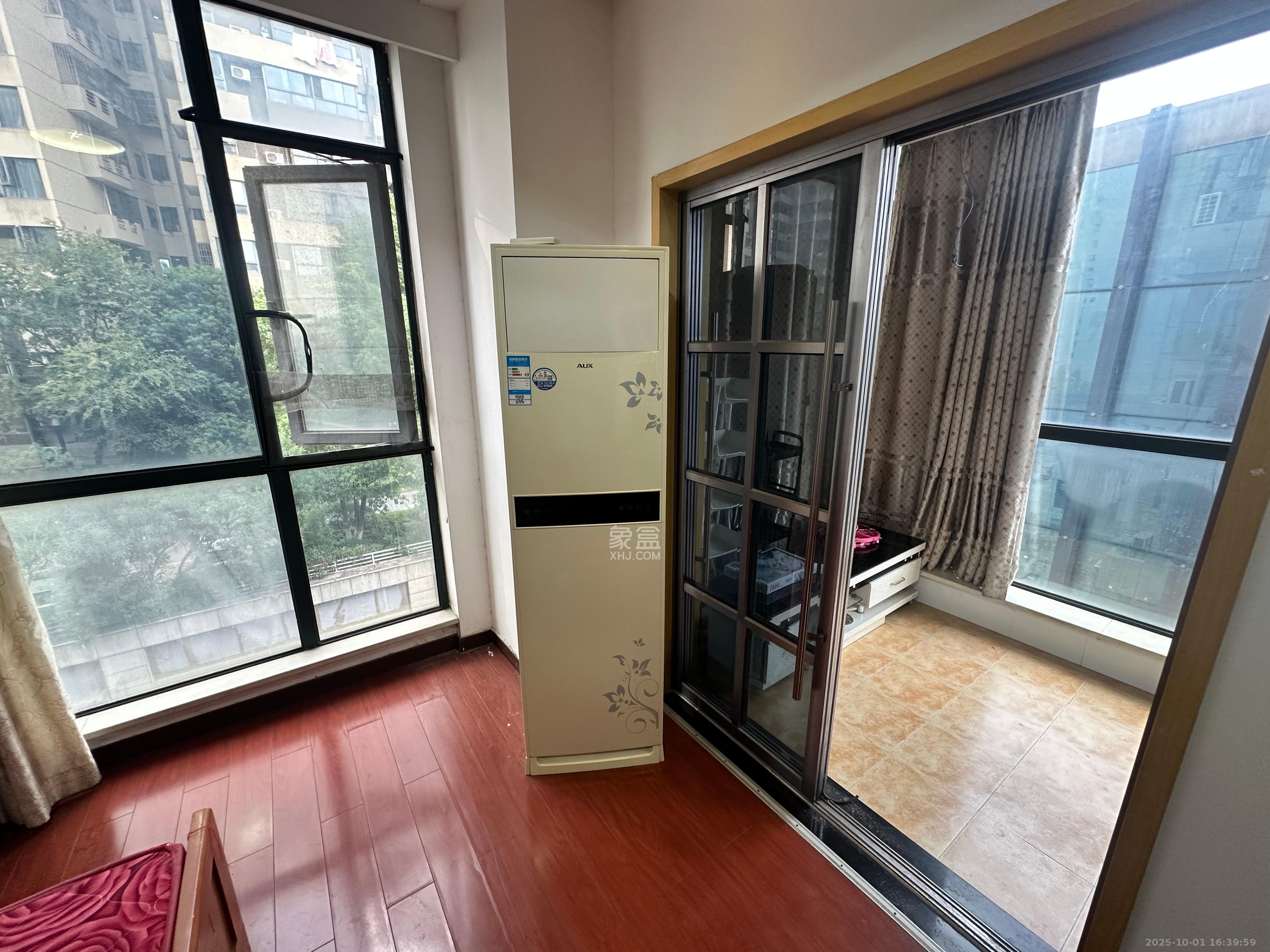 长房时代城 1室1厅1卫 1400.0元/月 长房时代城 1室1厅1卫 1400.0元/月室内图