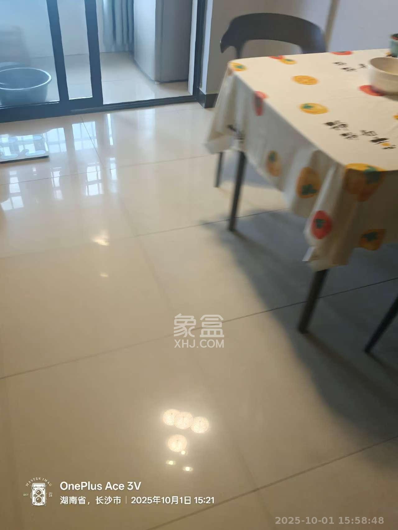 圭塘三小区  1室1厅1卫    1600.0元/月室内图