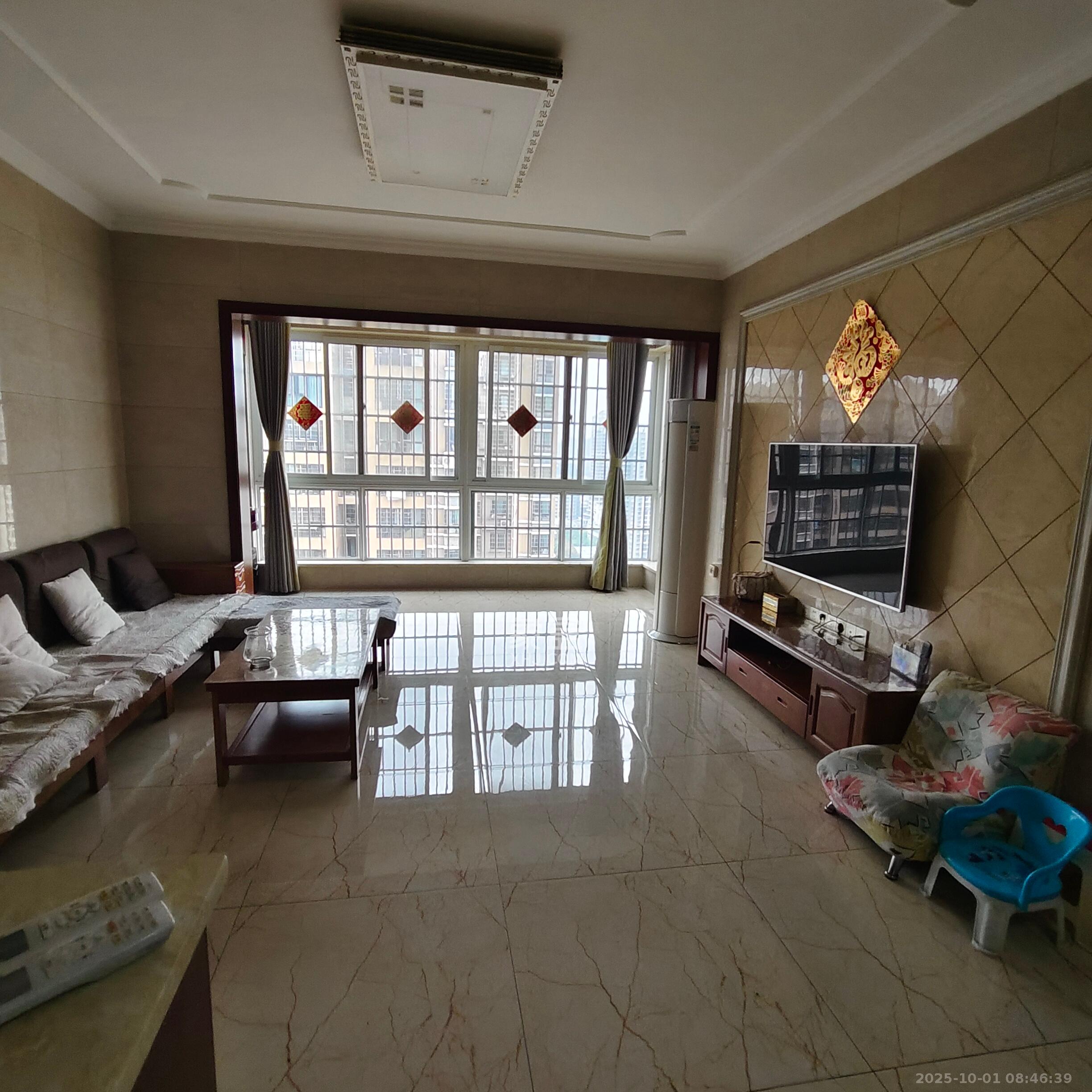 楚天世纪城西苑  3室2厅2卫    2400.0元/月室内图