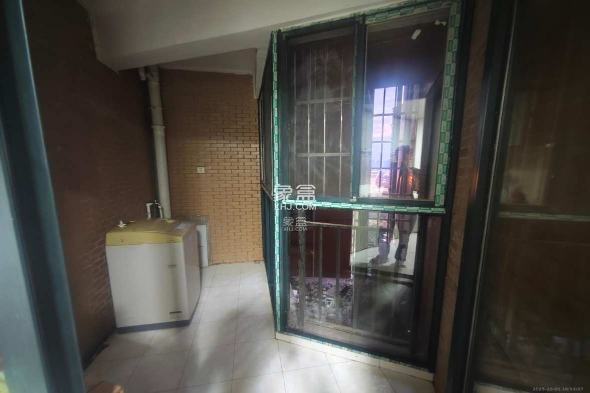 诚兴园 3室2厅1卫 1800.0元/月 诚兴园 3室2厅1卫 1800.0元/月室内图