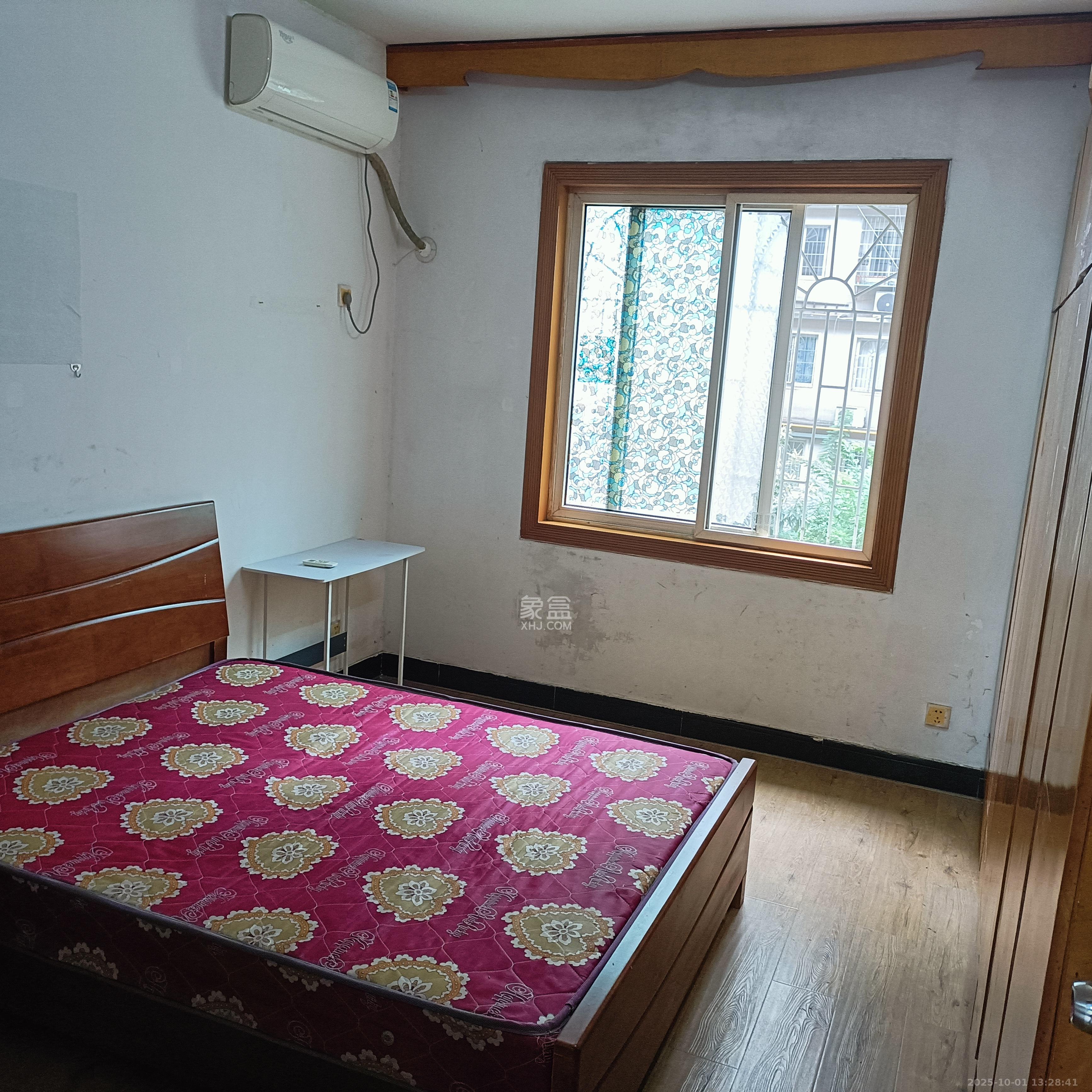 新桥小区 2室2厅1卫 1700.0元/月 新桥小区 2室2厅1卫 1700.0元/月室内图