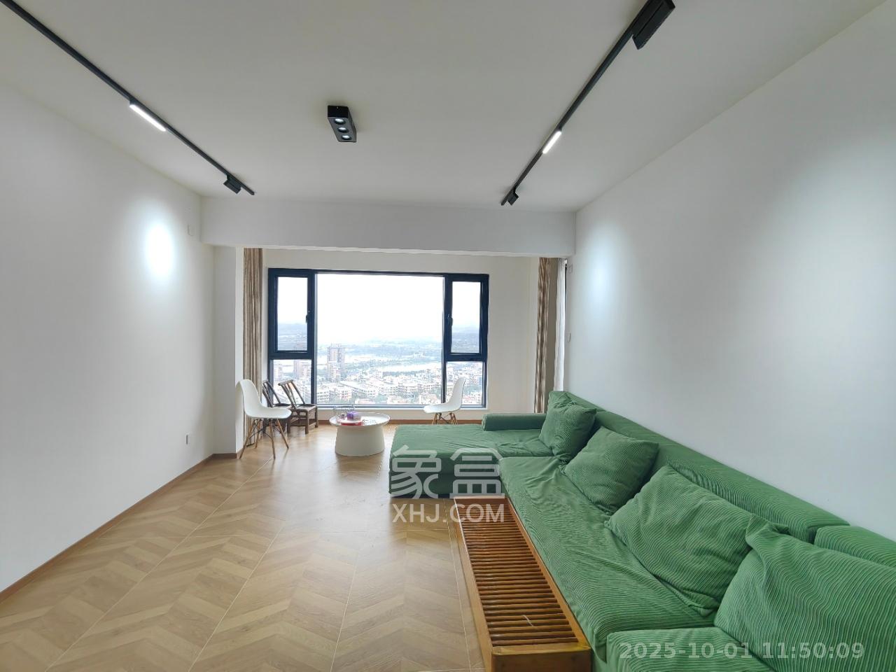 正荣财富中心  3室2厅2卫    2500.0元/月 正荣财富中心  3室2厅2卫    2500.0元/月