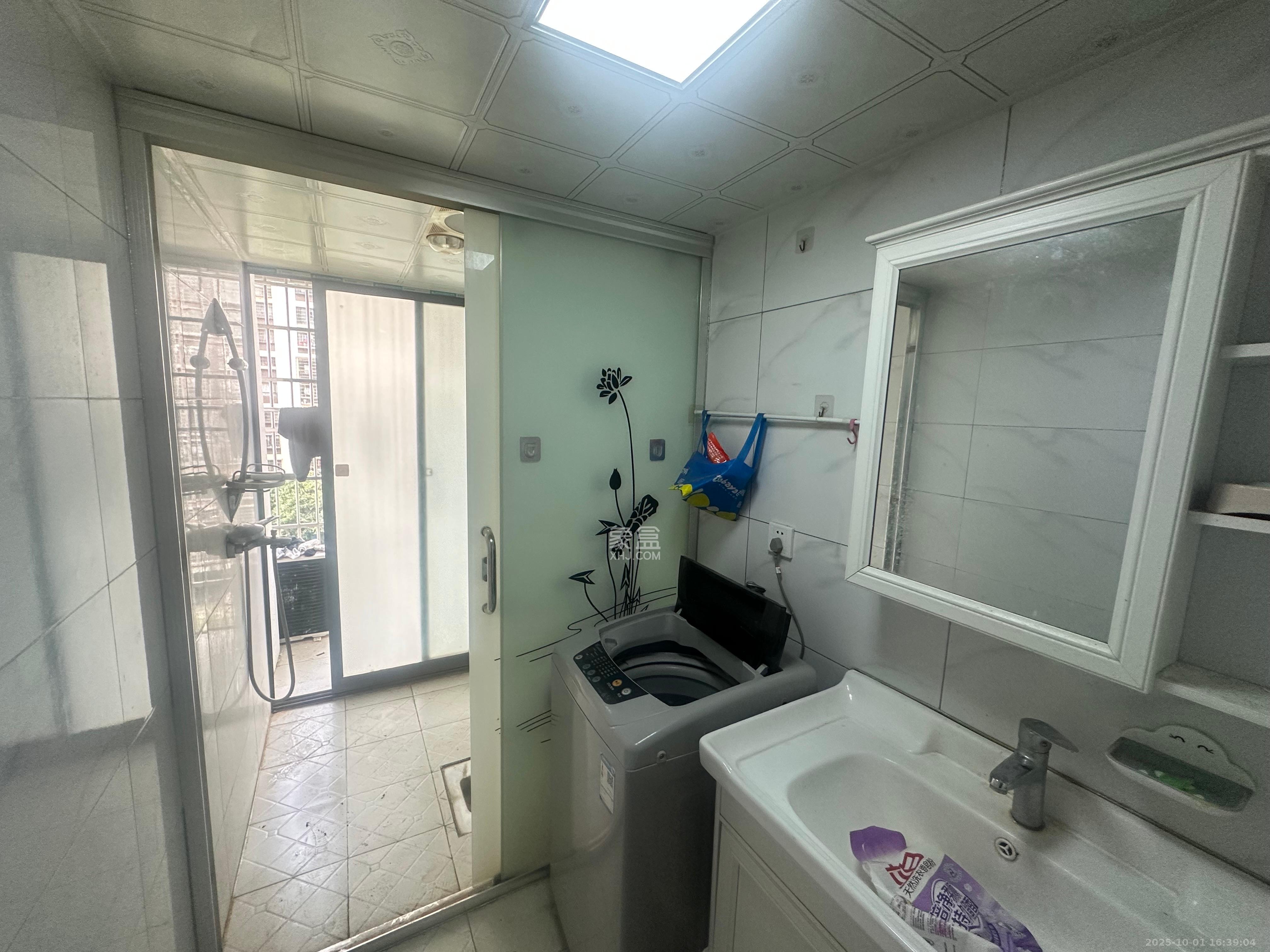 桥头家苑一期 3室2厅2卫 1900.0元/月 桥头家苑一期 3室2厅2卫 1900.0元/月室内图