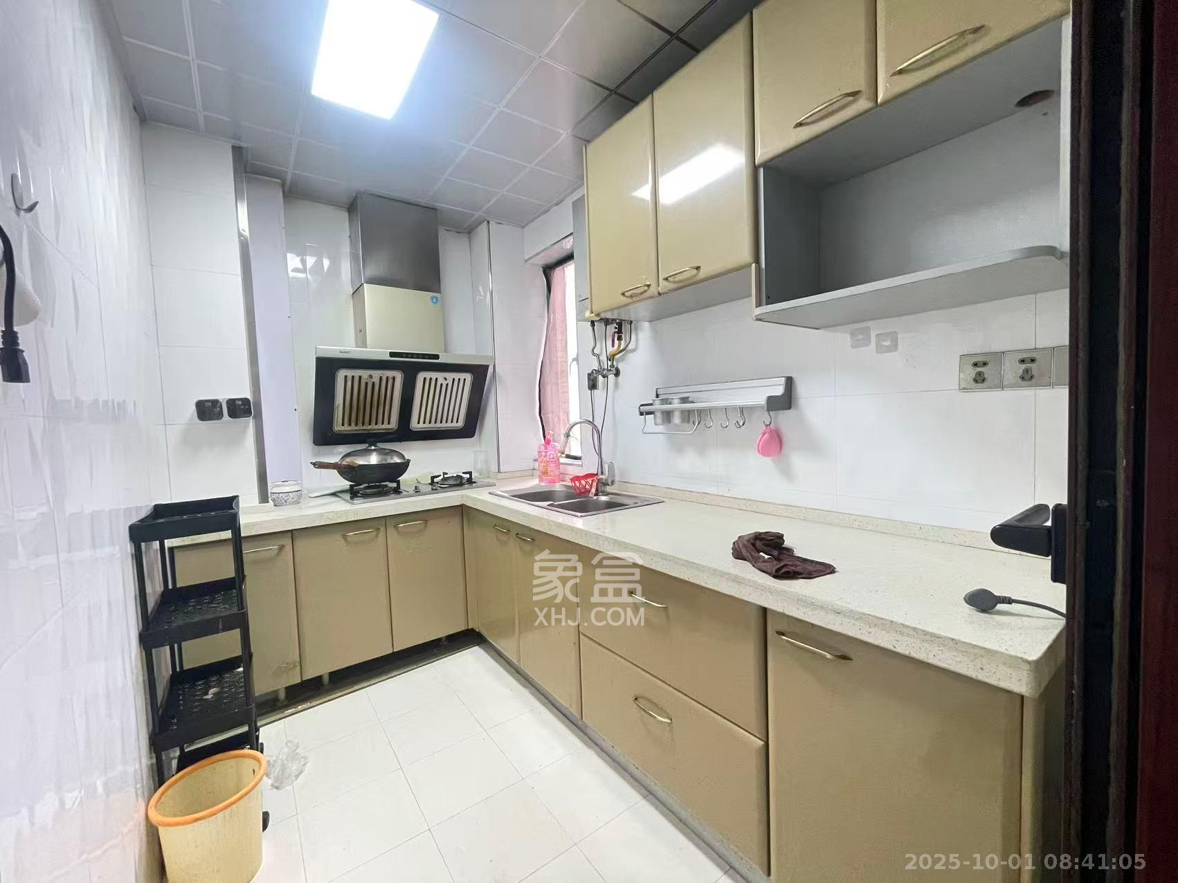 蝴蝶谷  1室1厅1卫    1500.0元/月室内图