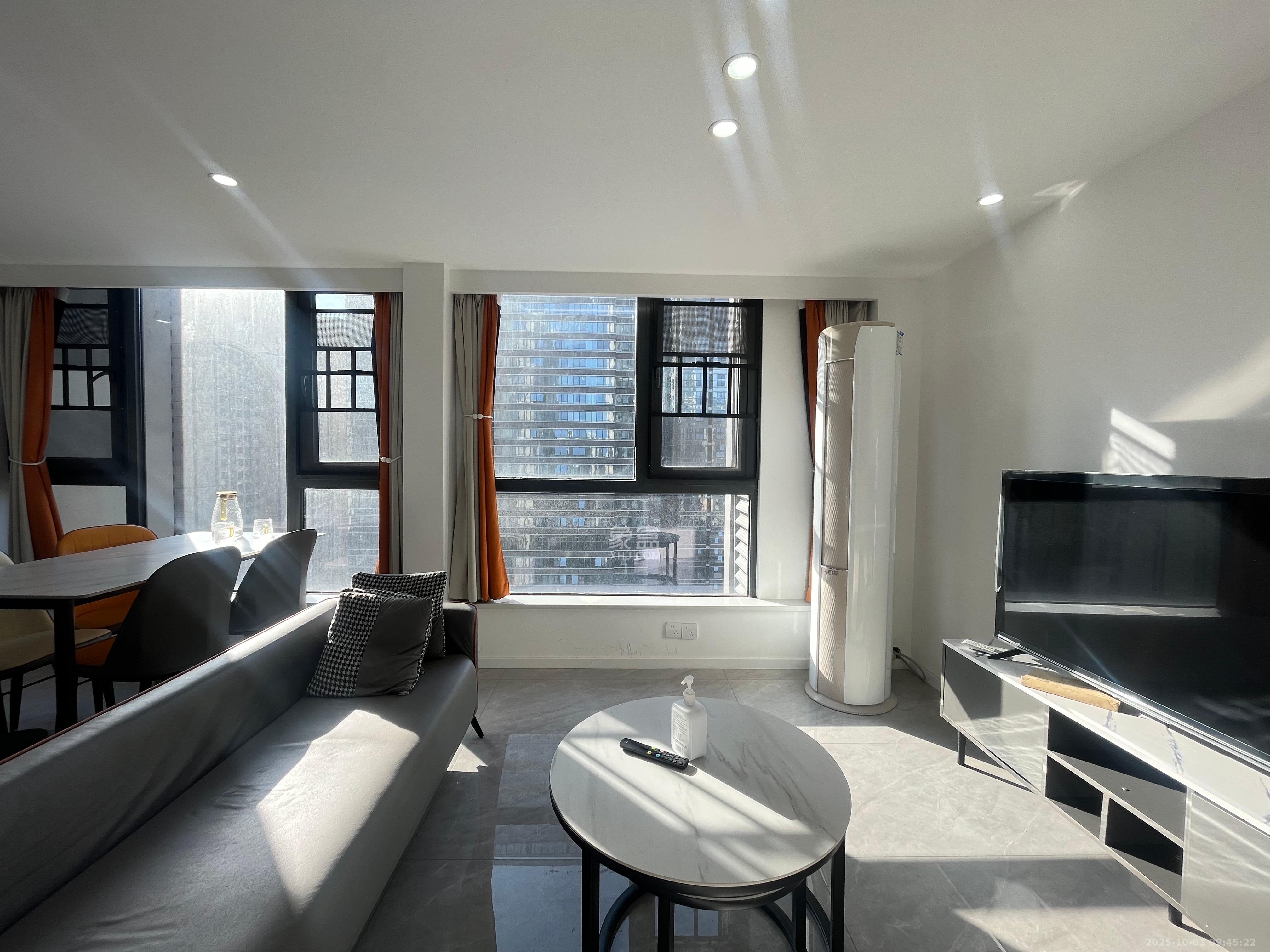 卓越中寰 2室2厅2卫 3600.0元/月 卓越中寰 2室2厅2卫 3600.0元/月室内图