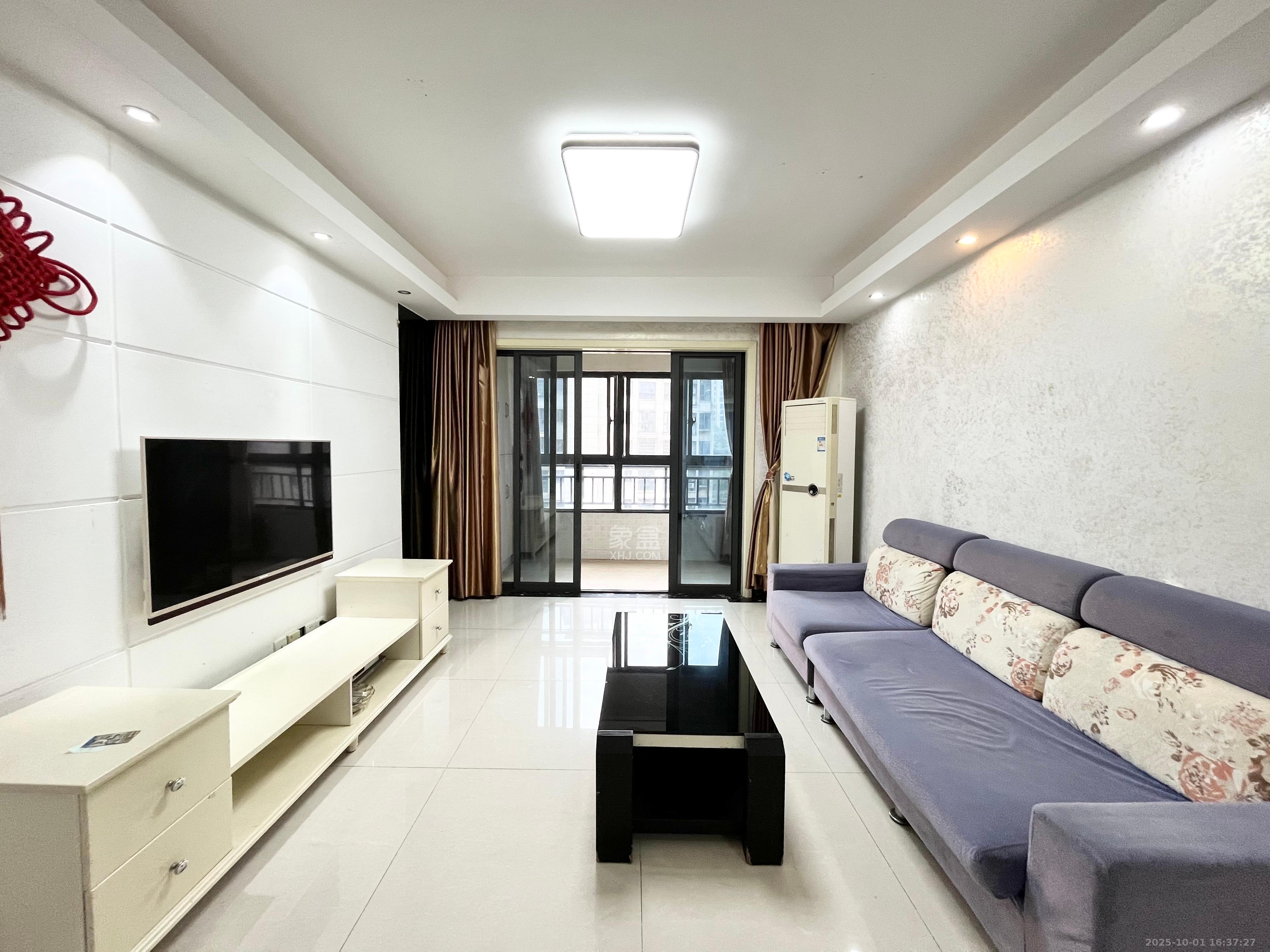 保利麓谷林语A区 3室2厅1卫 2200.0元/月 保利麓谷林语A区 3室2厅1卫 2200.0元/月室内图