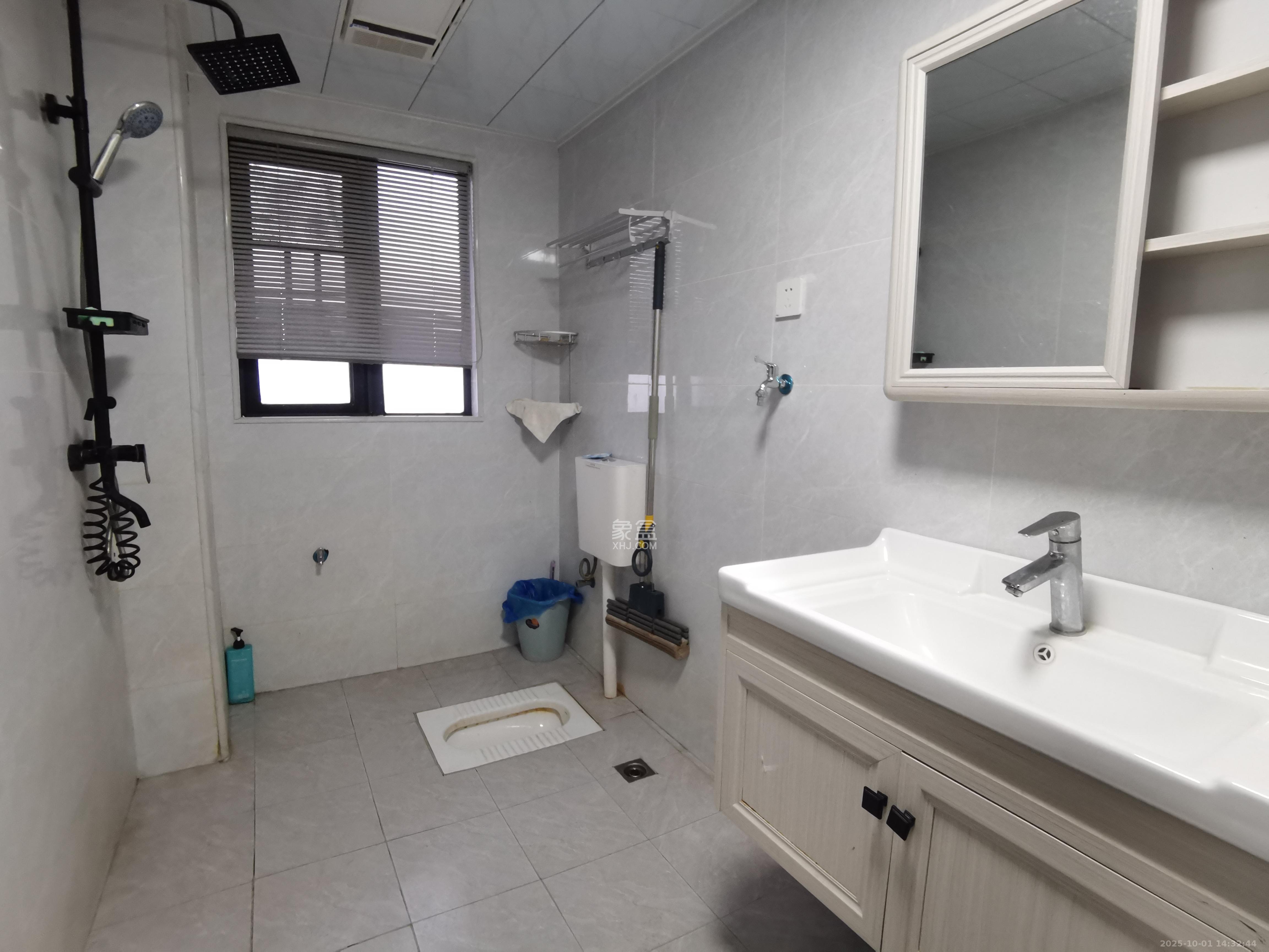 筑梦星园 4室2厅2卫 2200.0元/月 筑梦星园 4室2厅2卫 2200.0元/月室内图