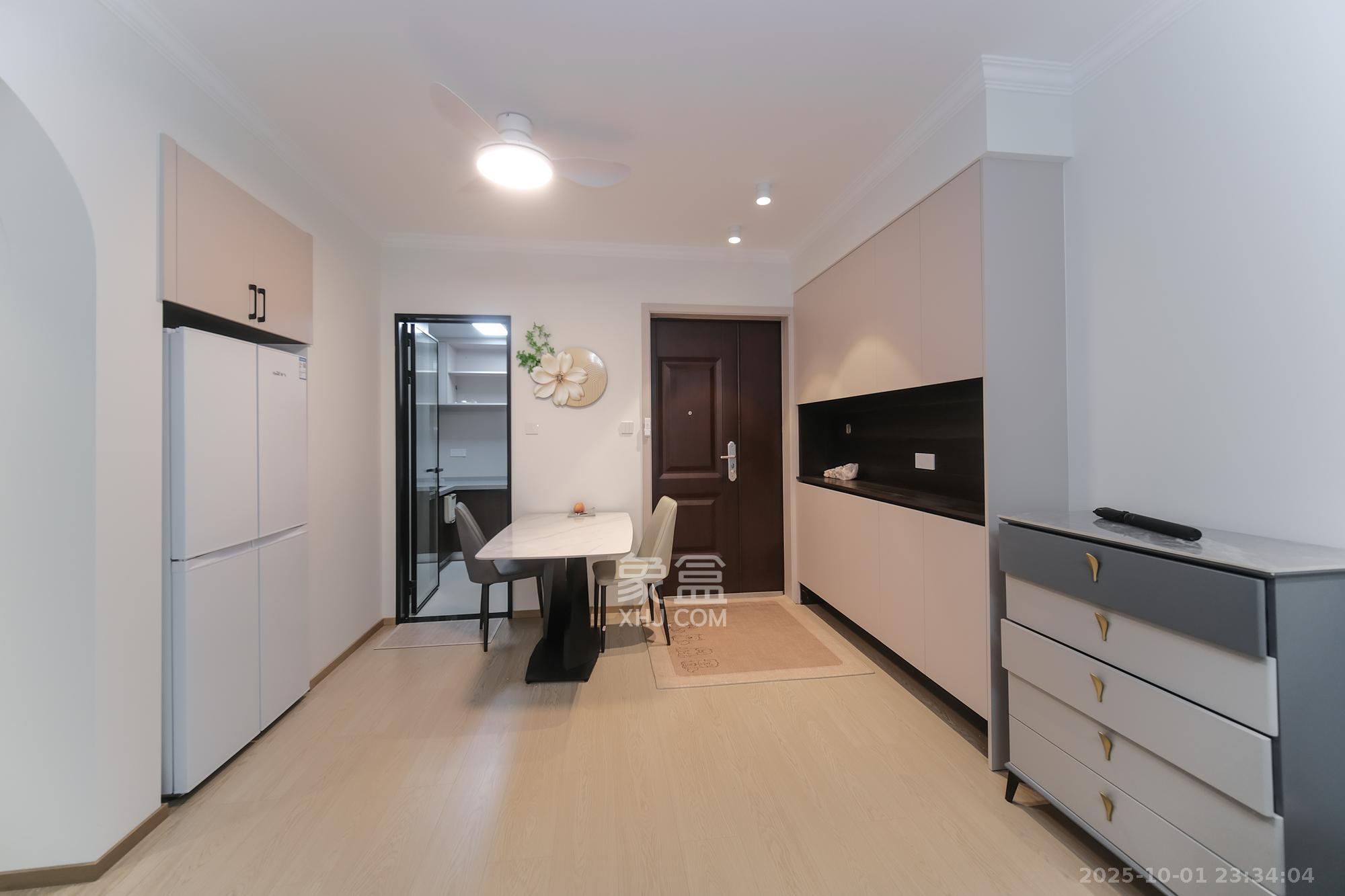 荣盛城  3室2厅2卫    97.0万 荣盛城  3室2厅2卫    97.0万客厅